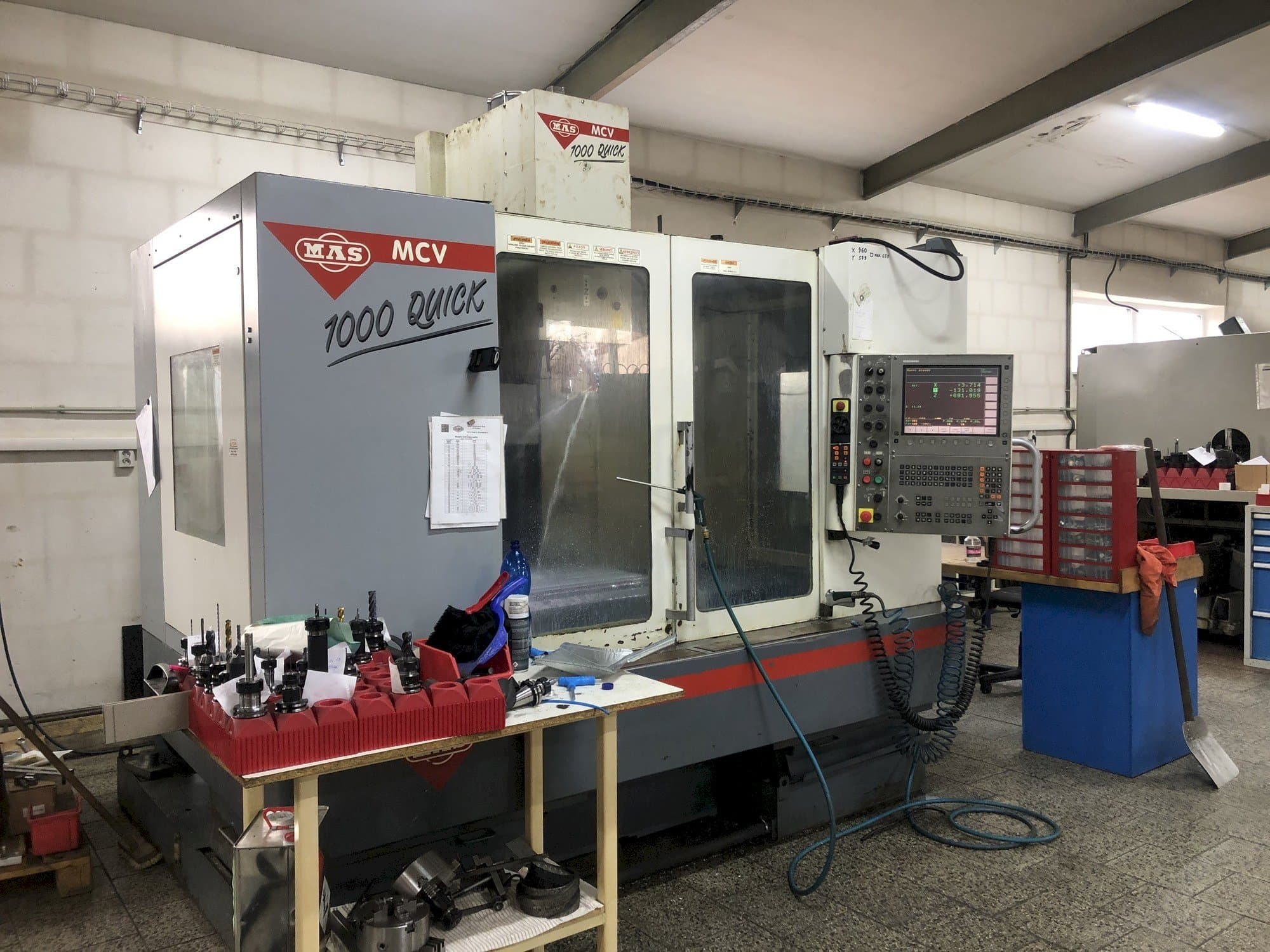 Mašīnas KOVOSVIT MAS MCV 1000 Quick pretskats