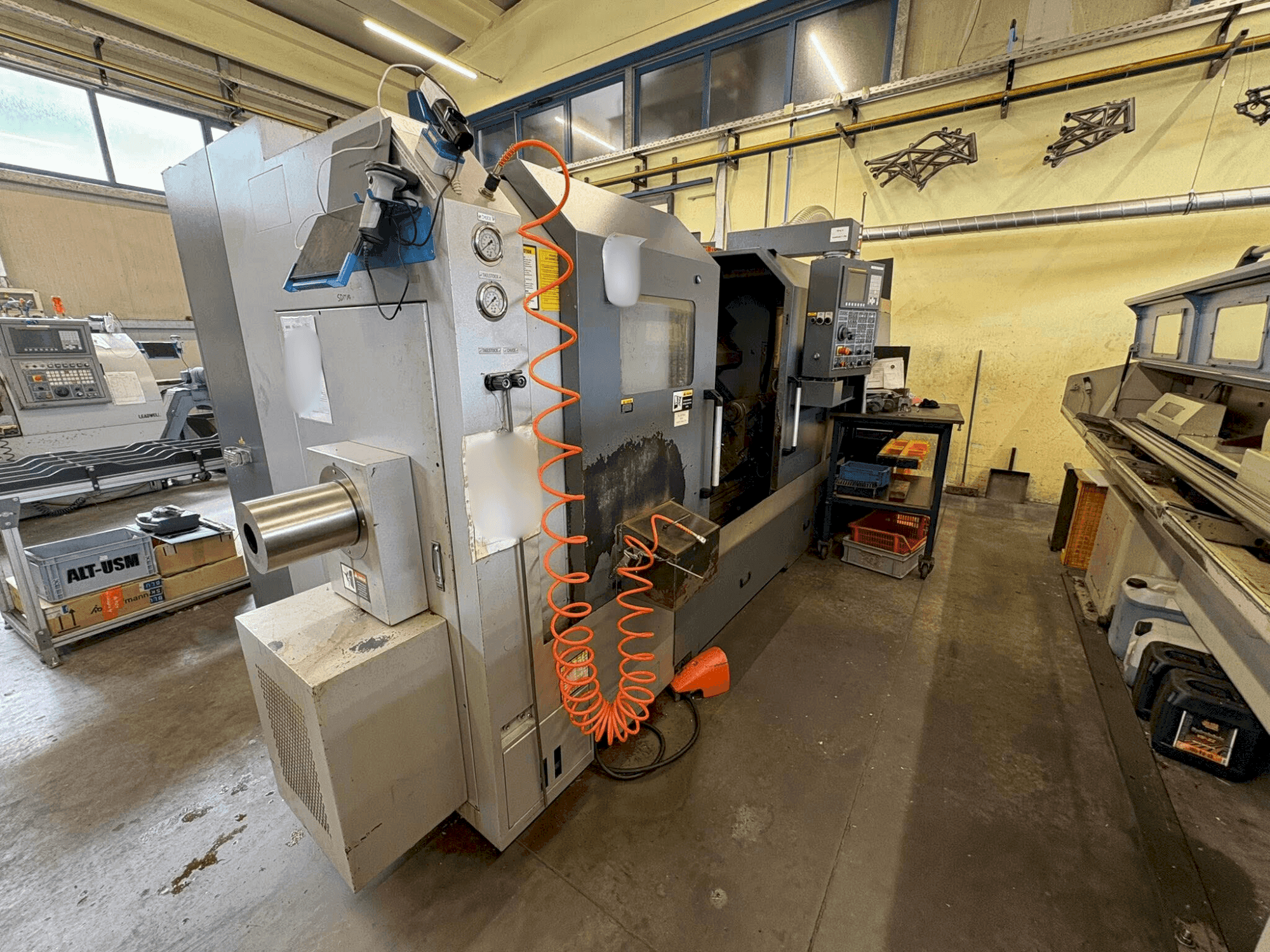 Mašīnas Leadwell T7-M  pretskats