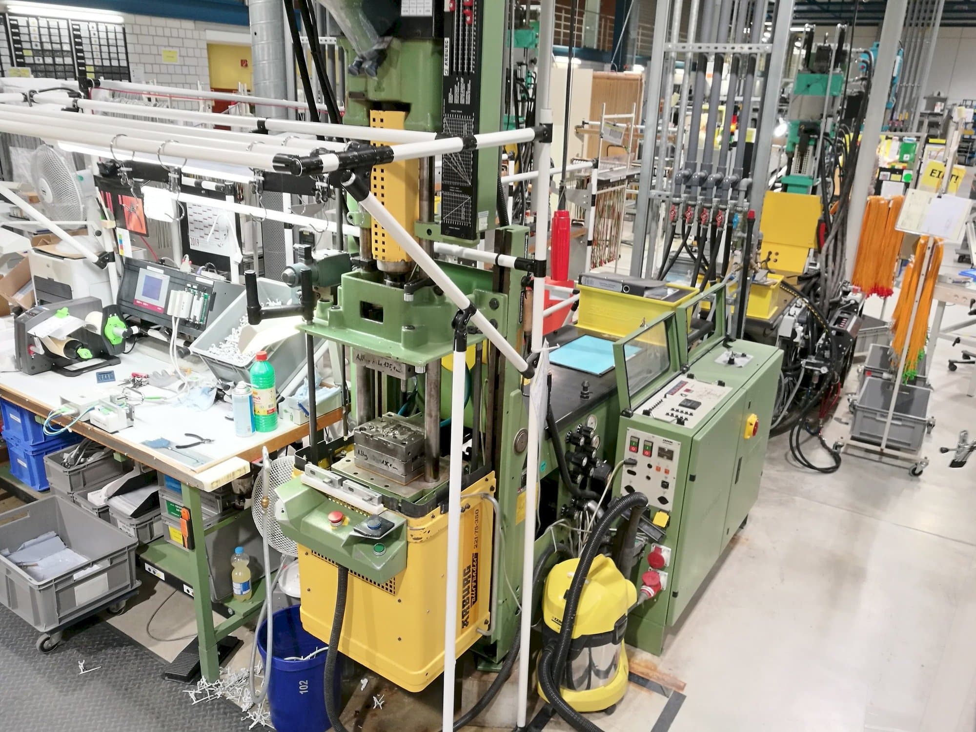 Mašīnas Arburg 221-75-350 pretskats