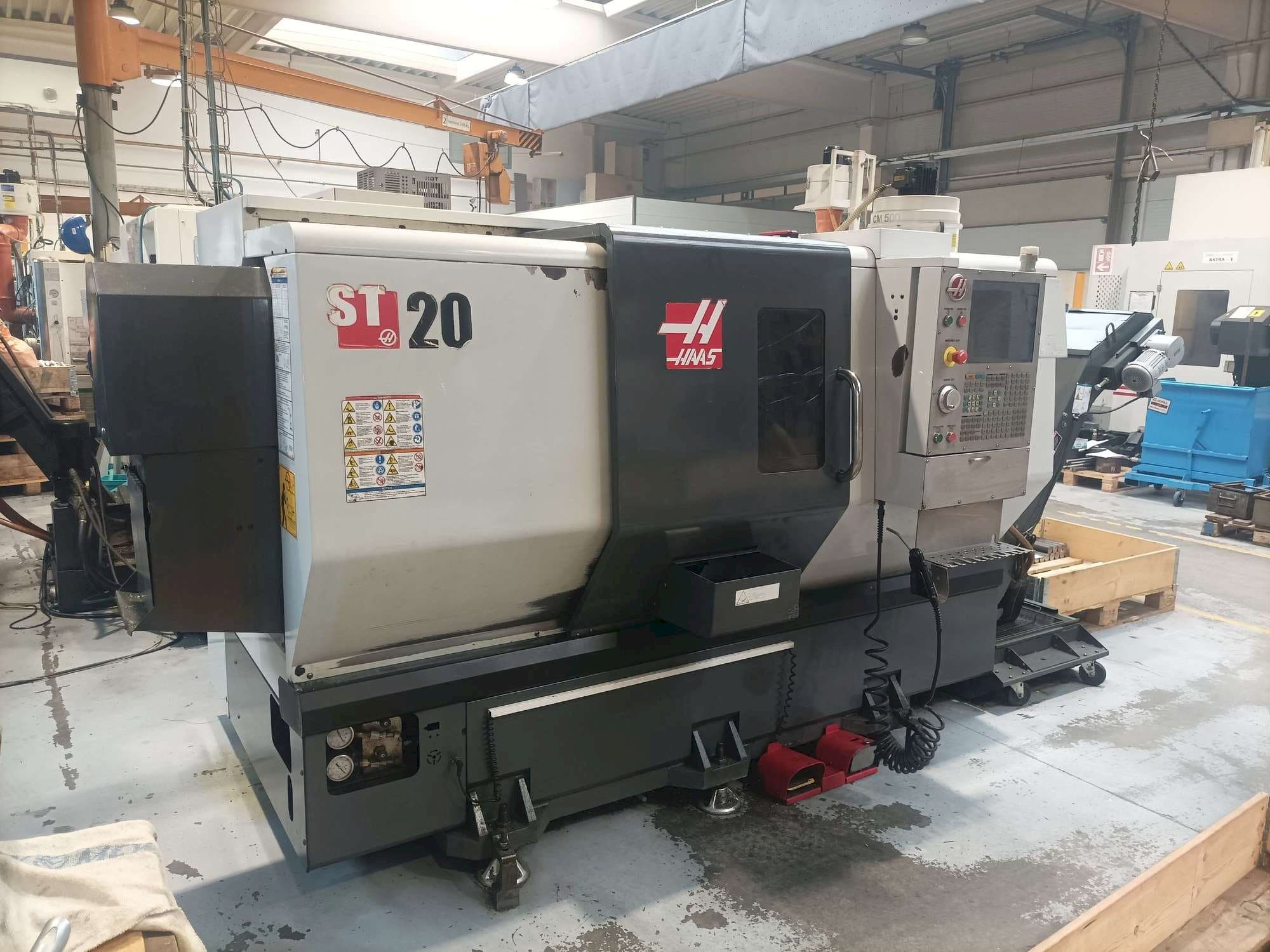Mašīnas HAAS ST-20SSY pretskats