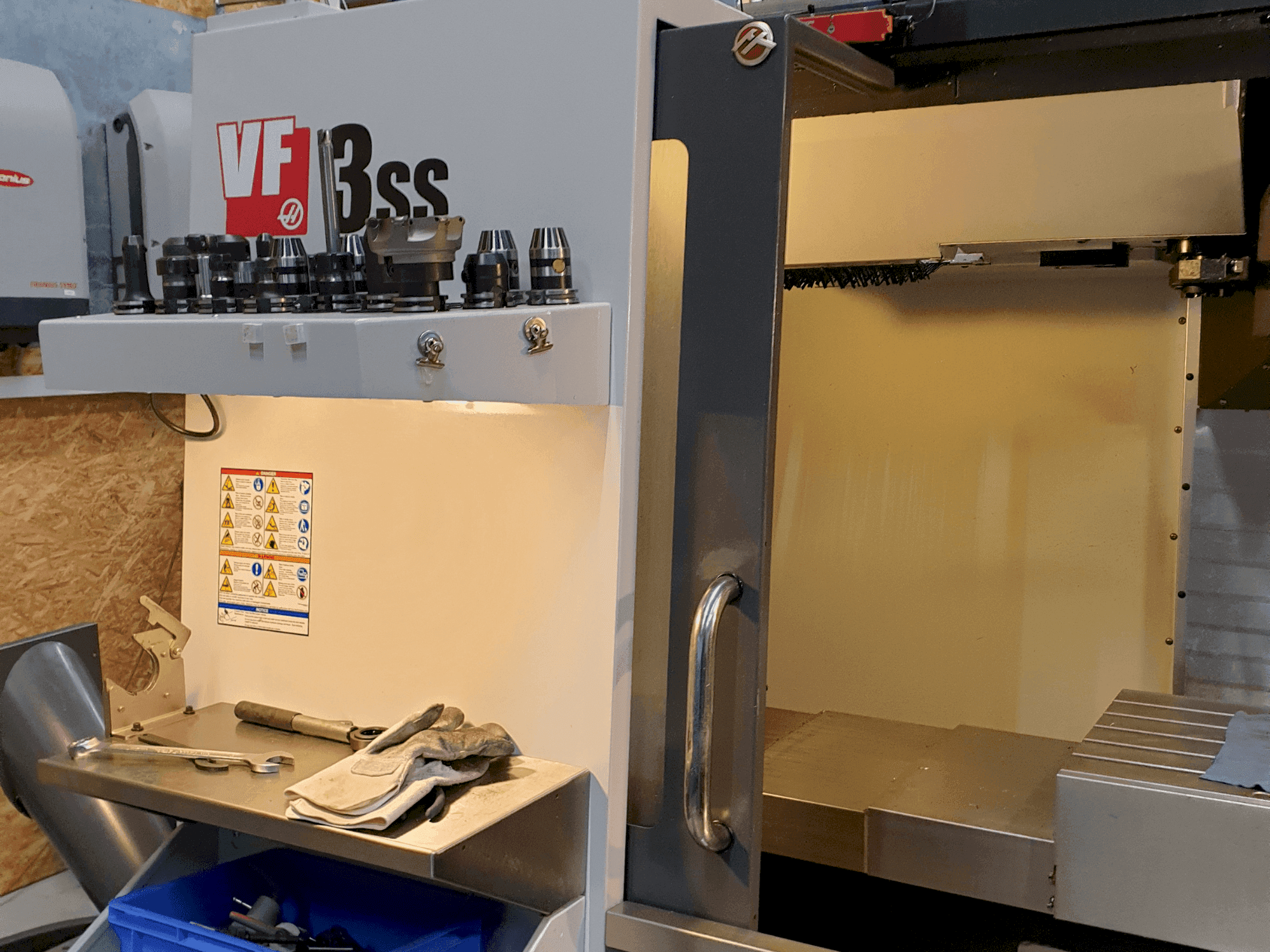 Mašīnas HAAS VF-3SS pretskats