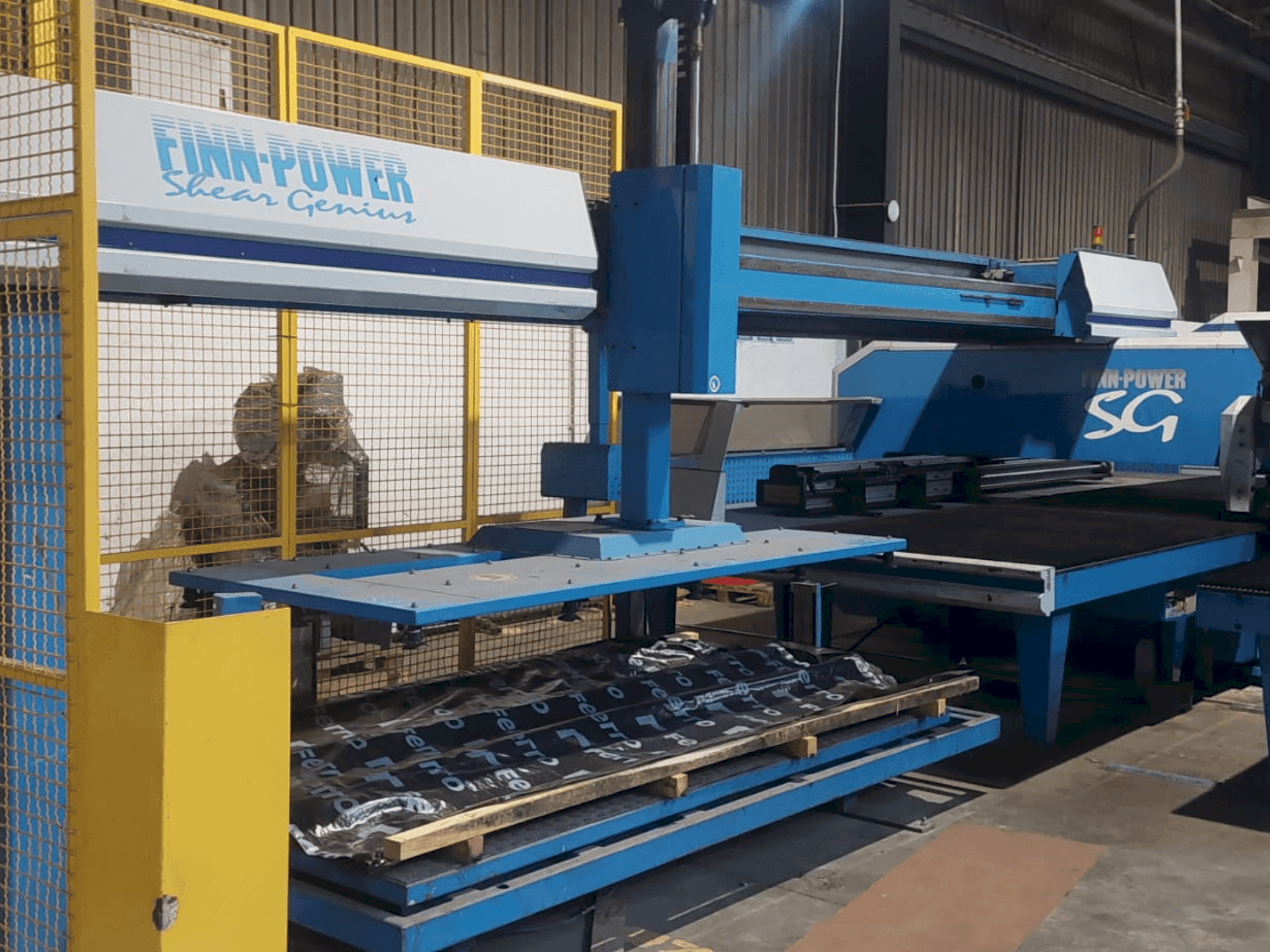 Mašīnas Finn-Power Shear Genius TRS 6 SBU  pretskats