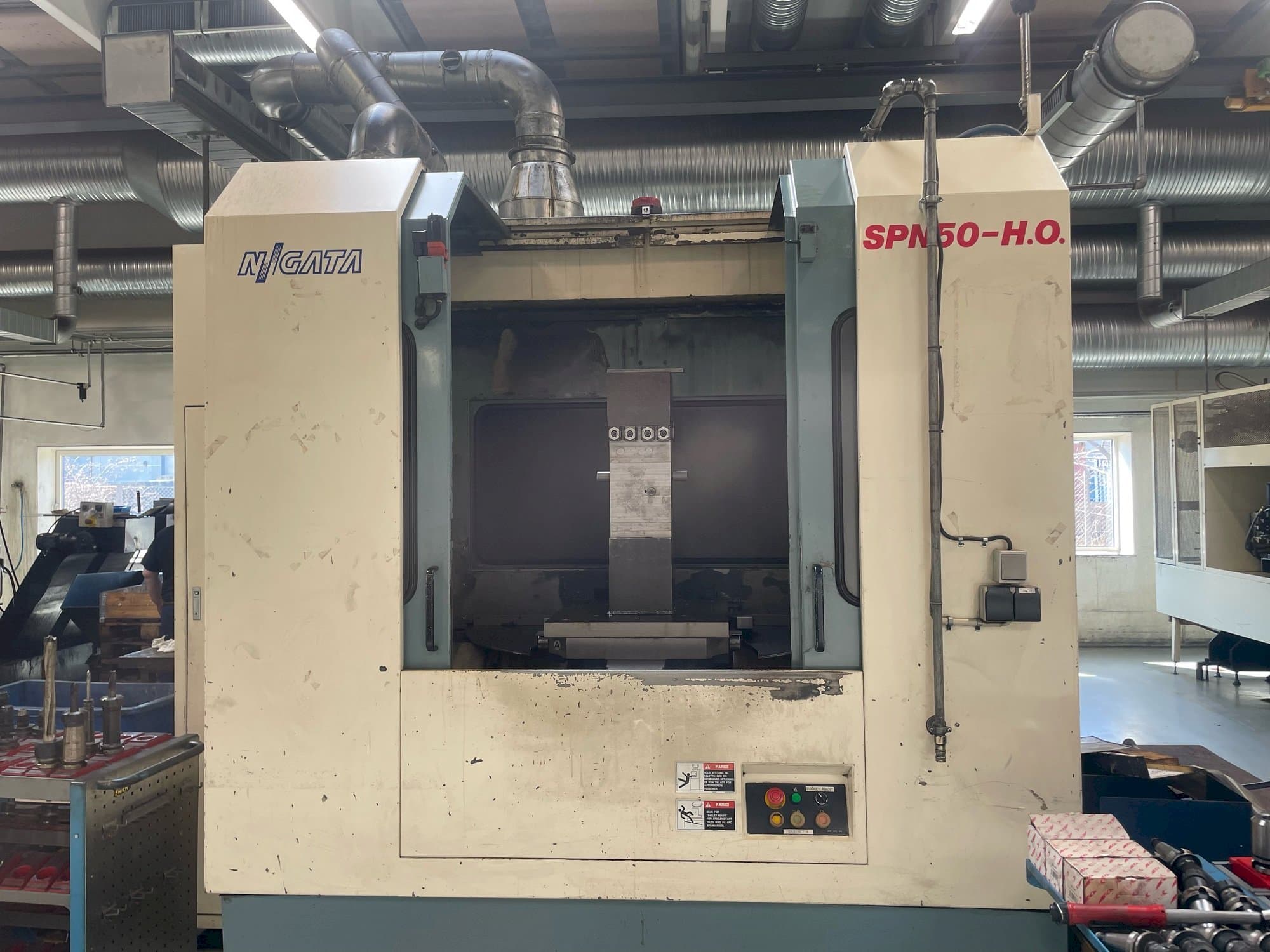 Mašīnas Niigata SPN 50-HO pretskats
