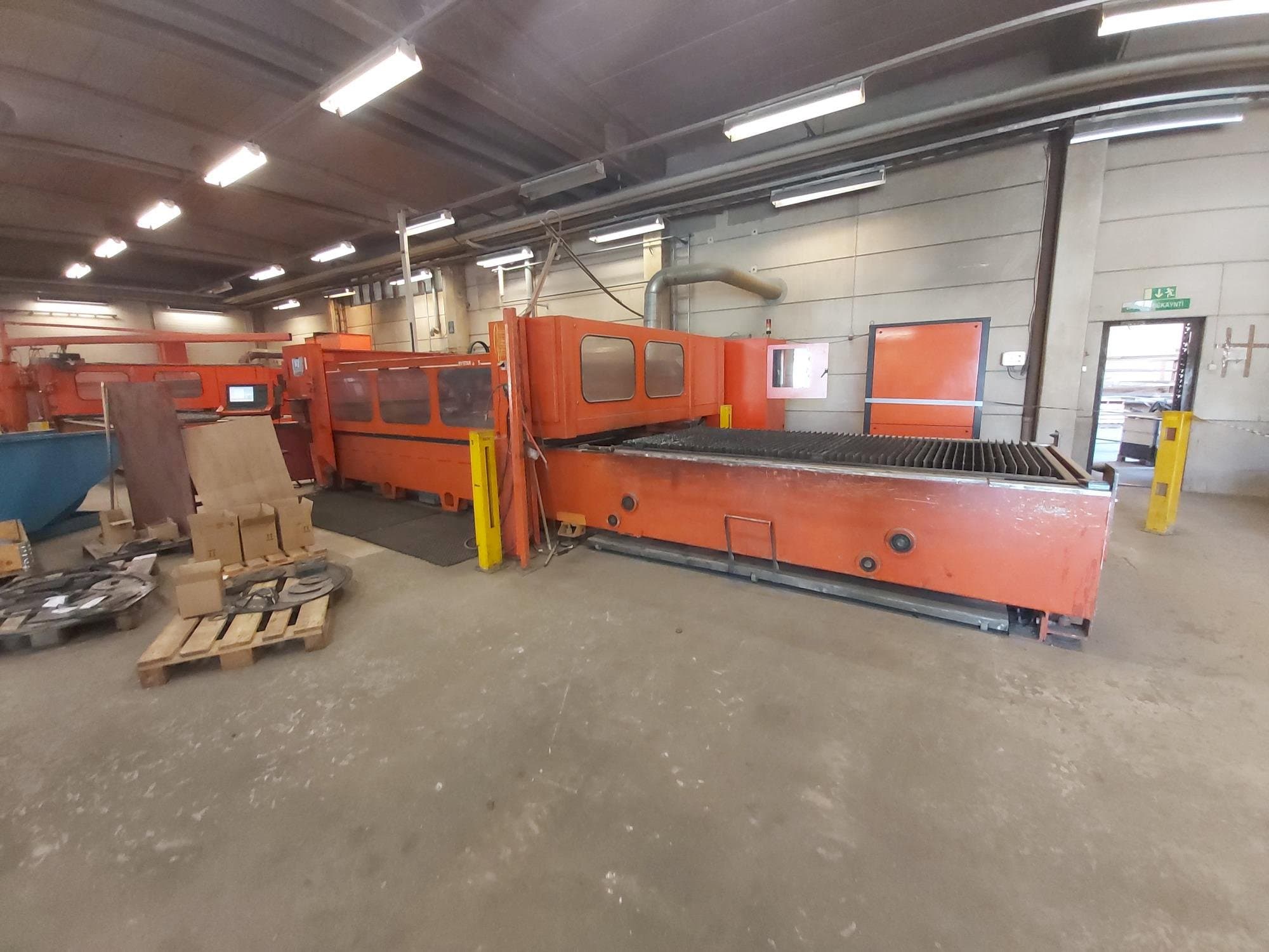 Mašīnas Bystronic BTL 3015 pretskats