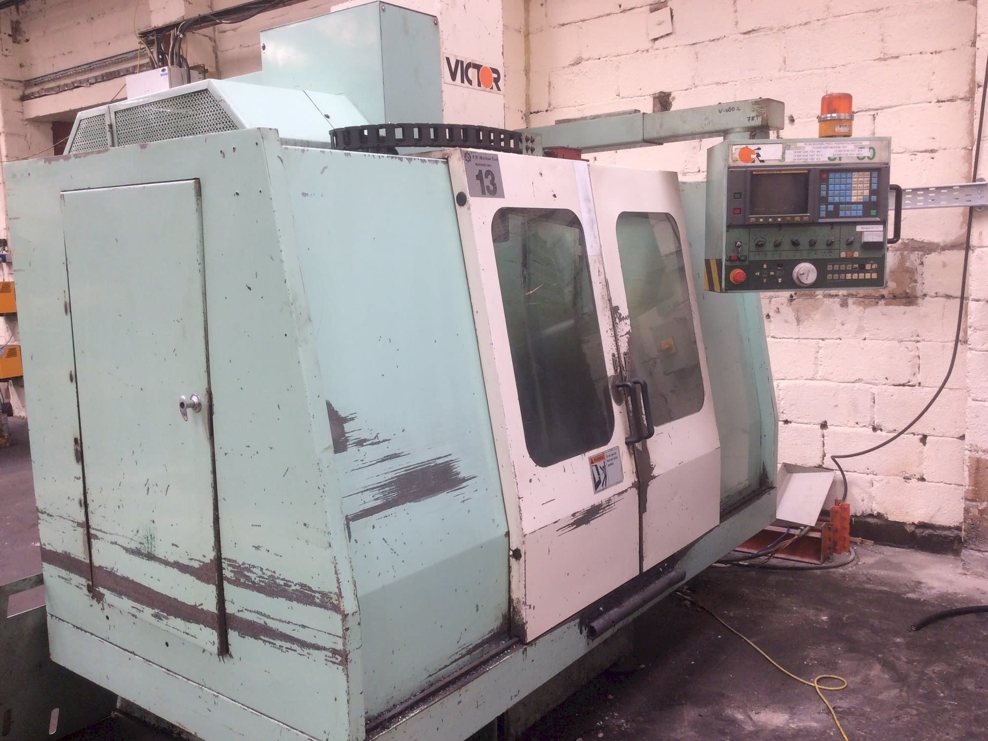Mašīnas Victor V Center-80 pretskats