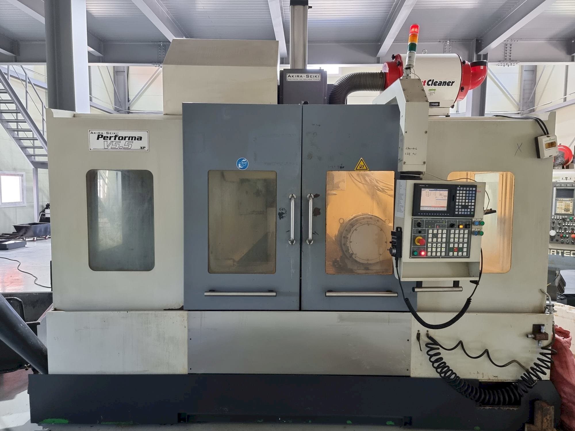 Mašīnas Akira Seiki V5.5 pretskats