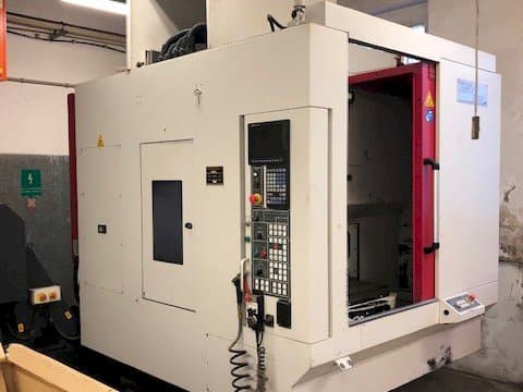 Mašīnas Akira Seiki RMV 700 APC pretskats