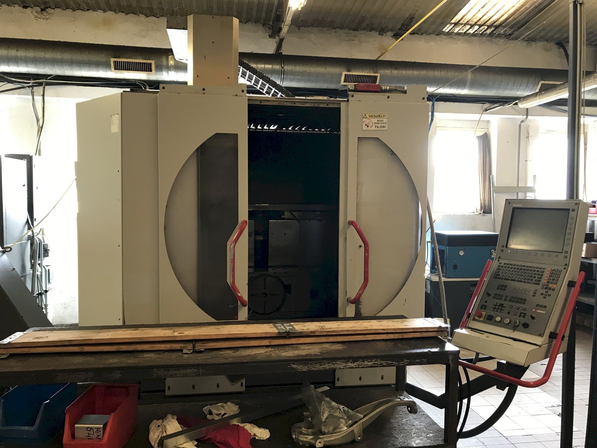 Mašīnas HERMLE B 300 U pretskats