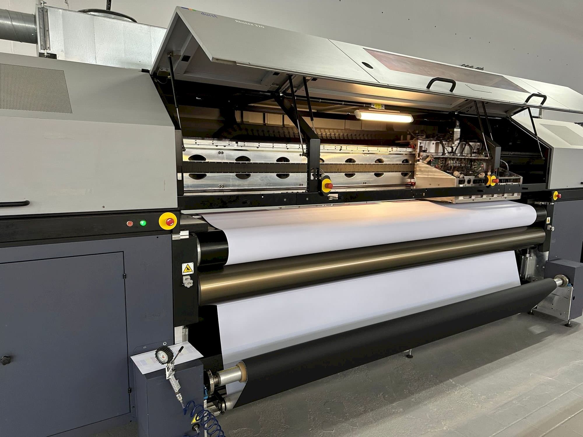 Mašīnas Durst Rhotex 320  pretskats