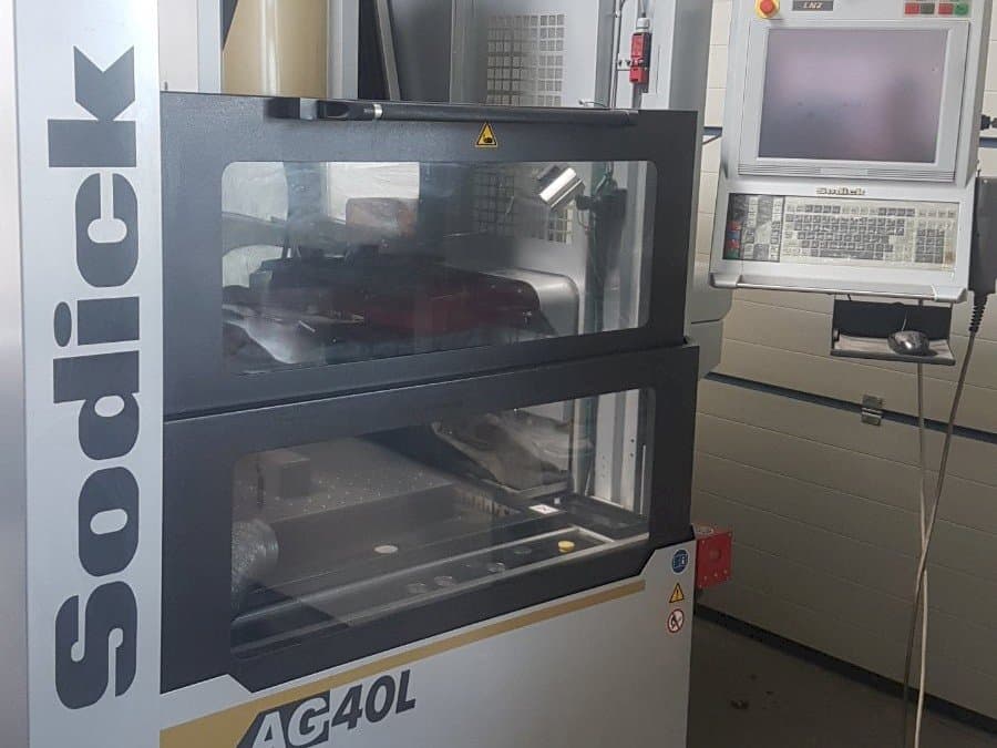 Mašīnas Sodick AG40L pretskats