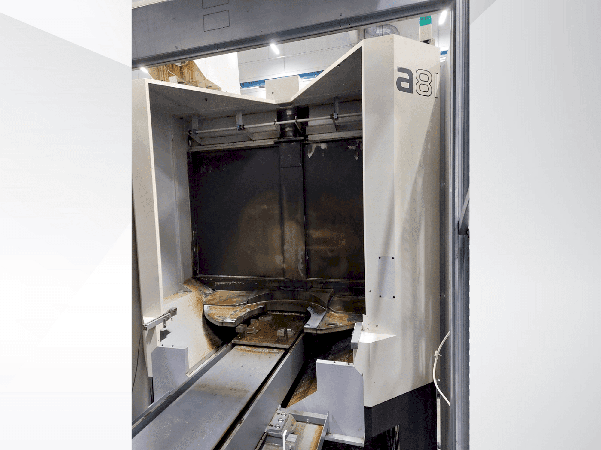 Mašīnas Makino a81  pretskats