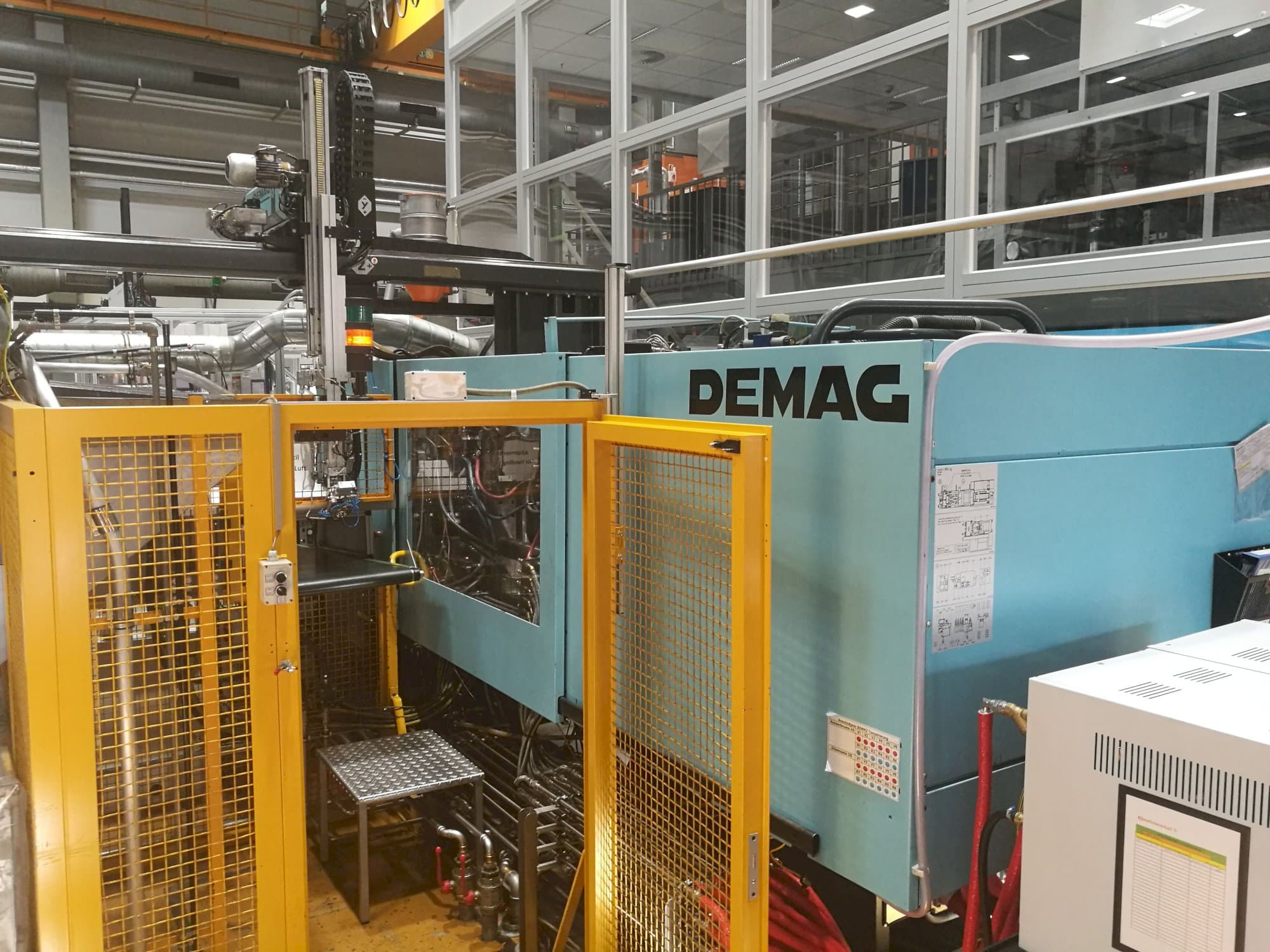 Mašīnas DEMAG Ergotech 330-2300 informācija