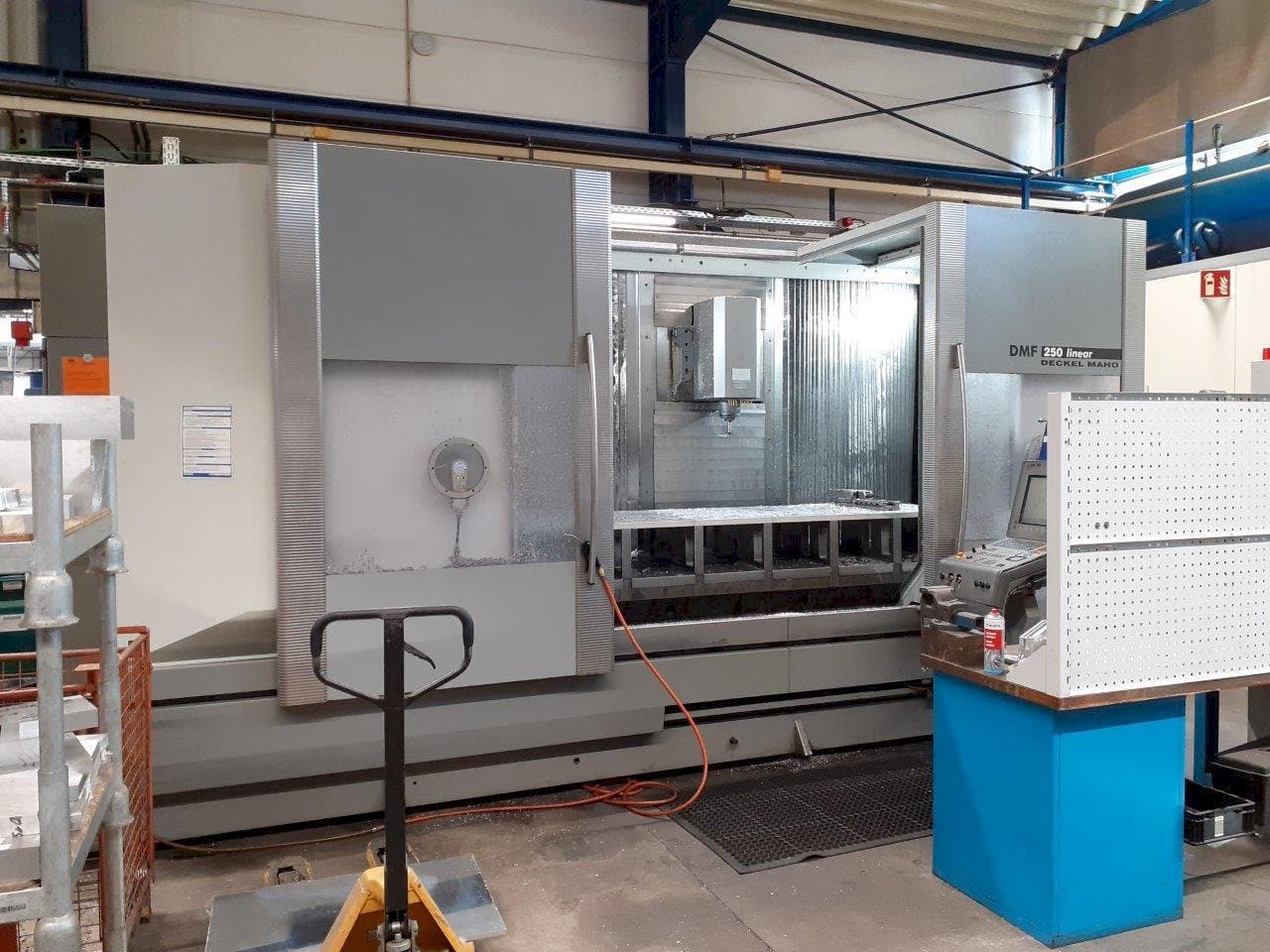 Mašīnas DMG MORI DMF 250 pretskats