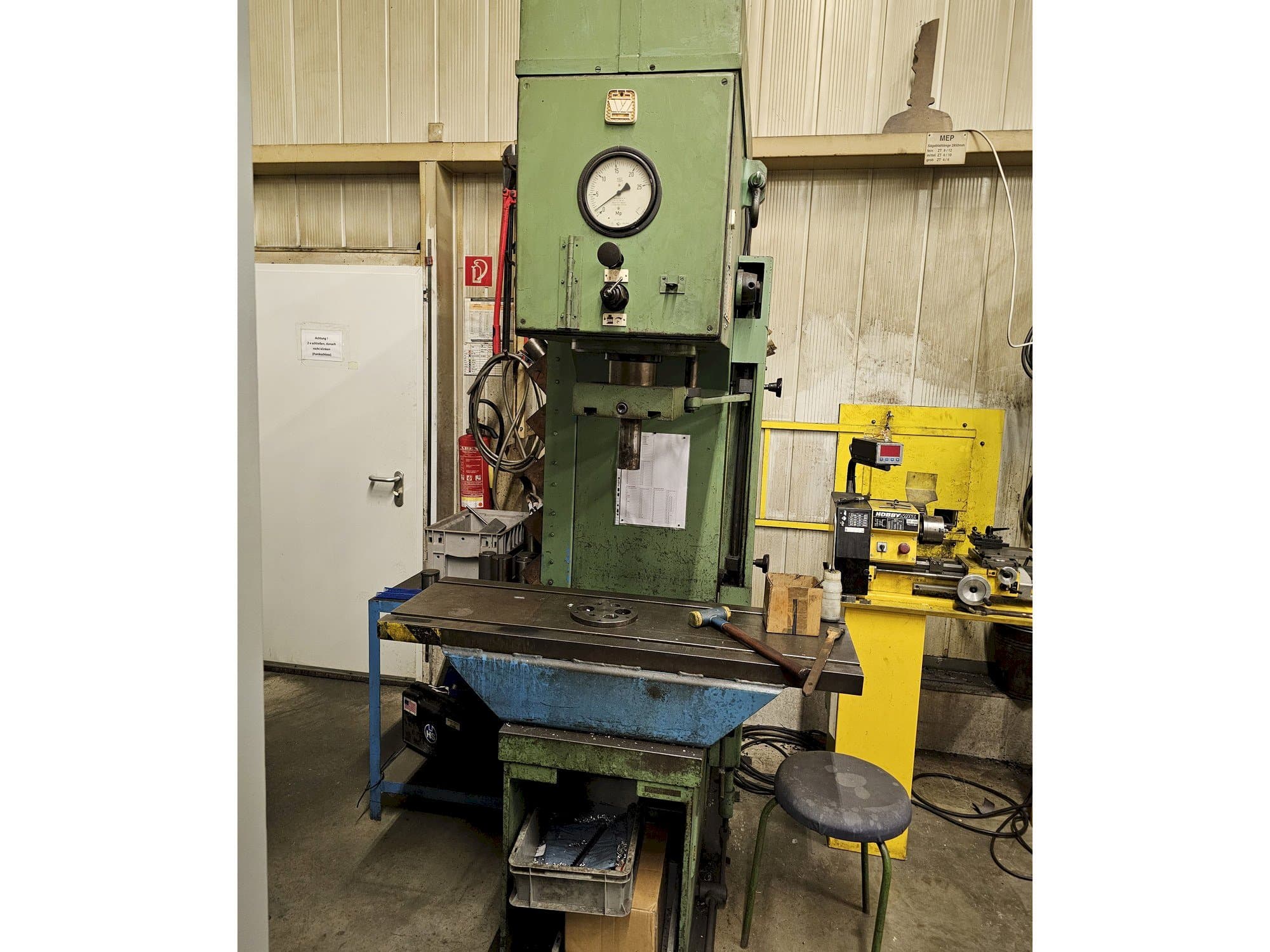 Mašīnas VEB PYE/25/1 pretskats