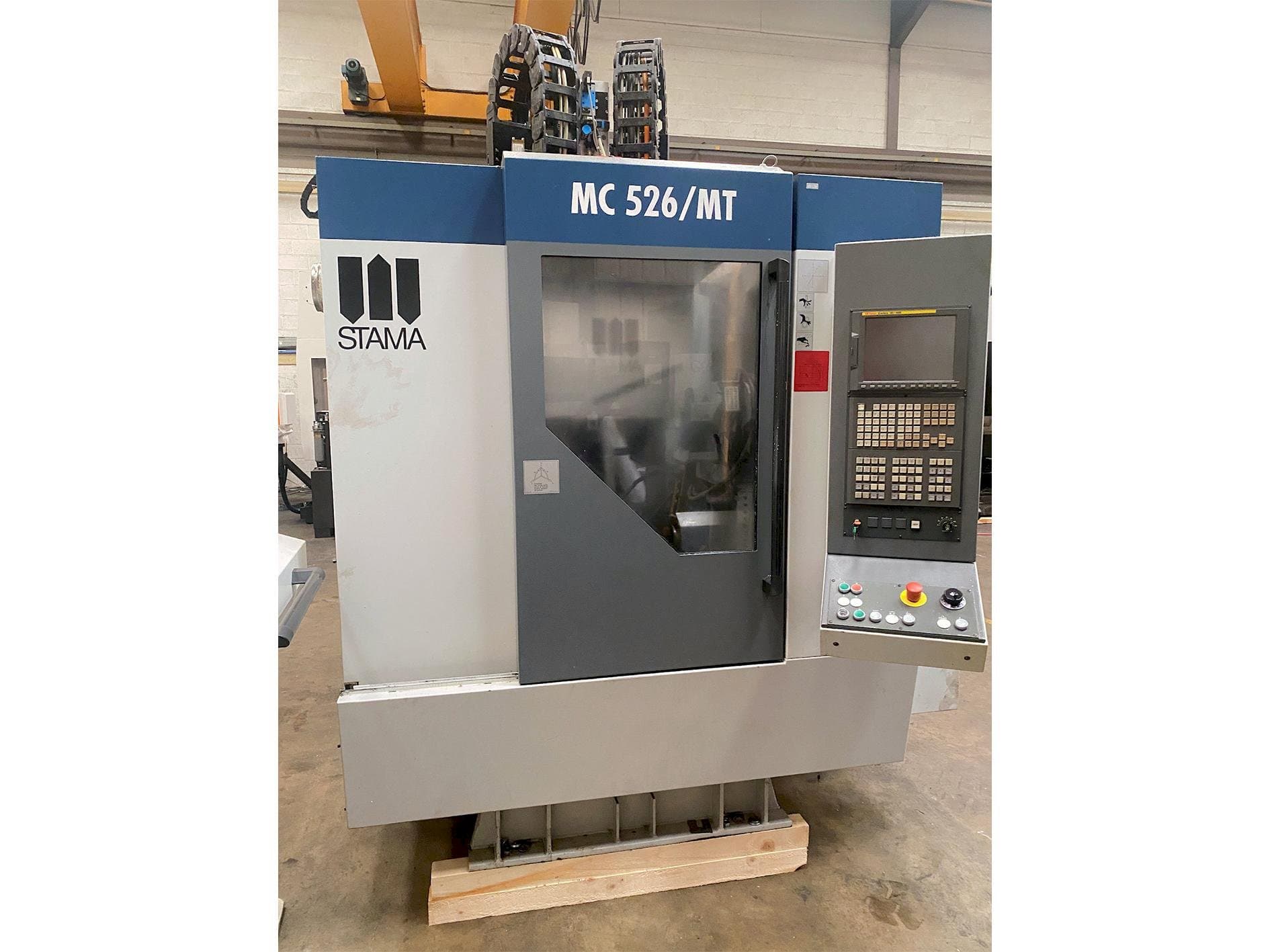 Mašīnas STAMA MC 526  pretskats