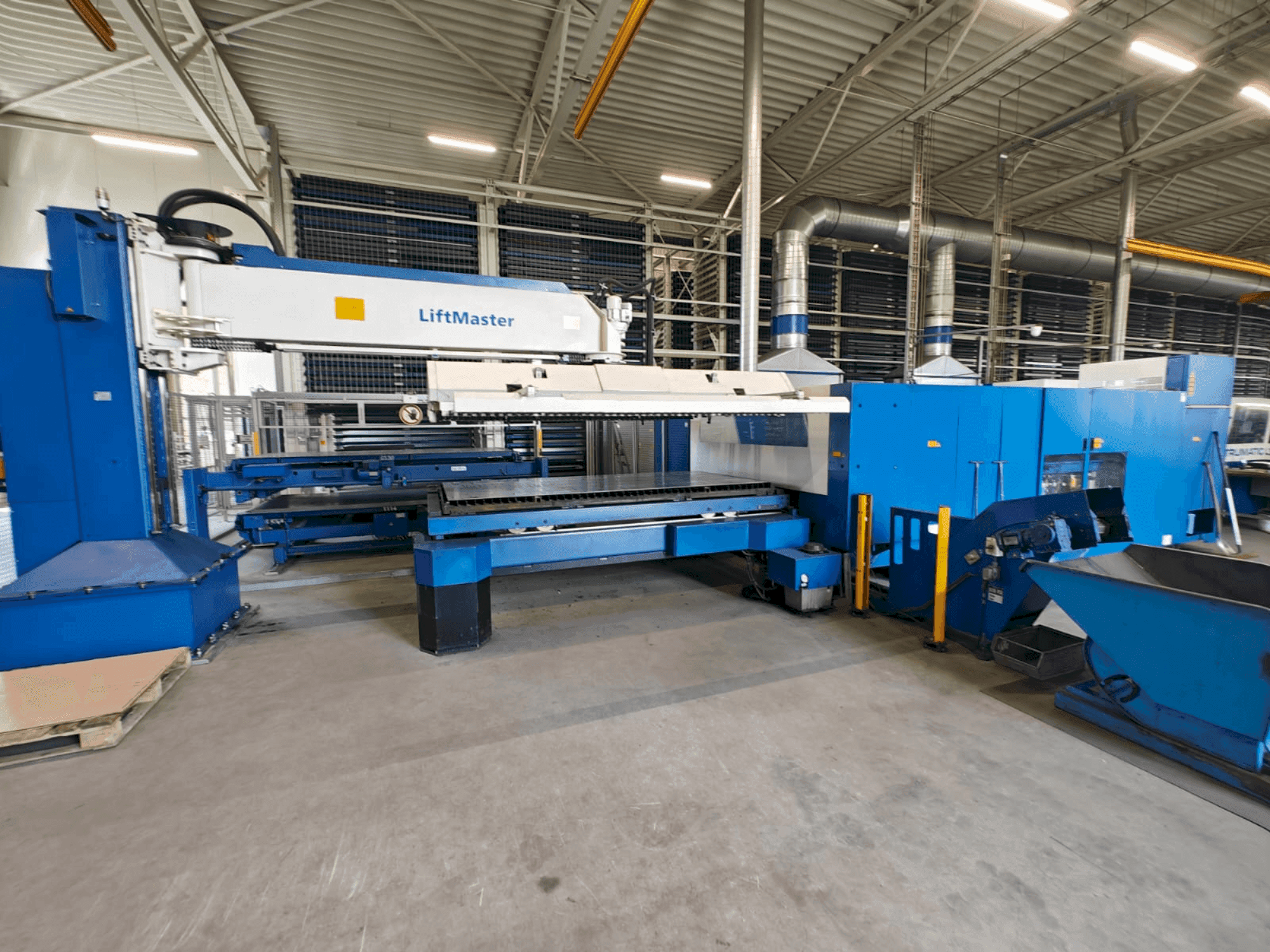 Mašīnas TRUMPF TruLaser 5030 classic 6,0kW + LiftMaster  pretskats