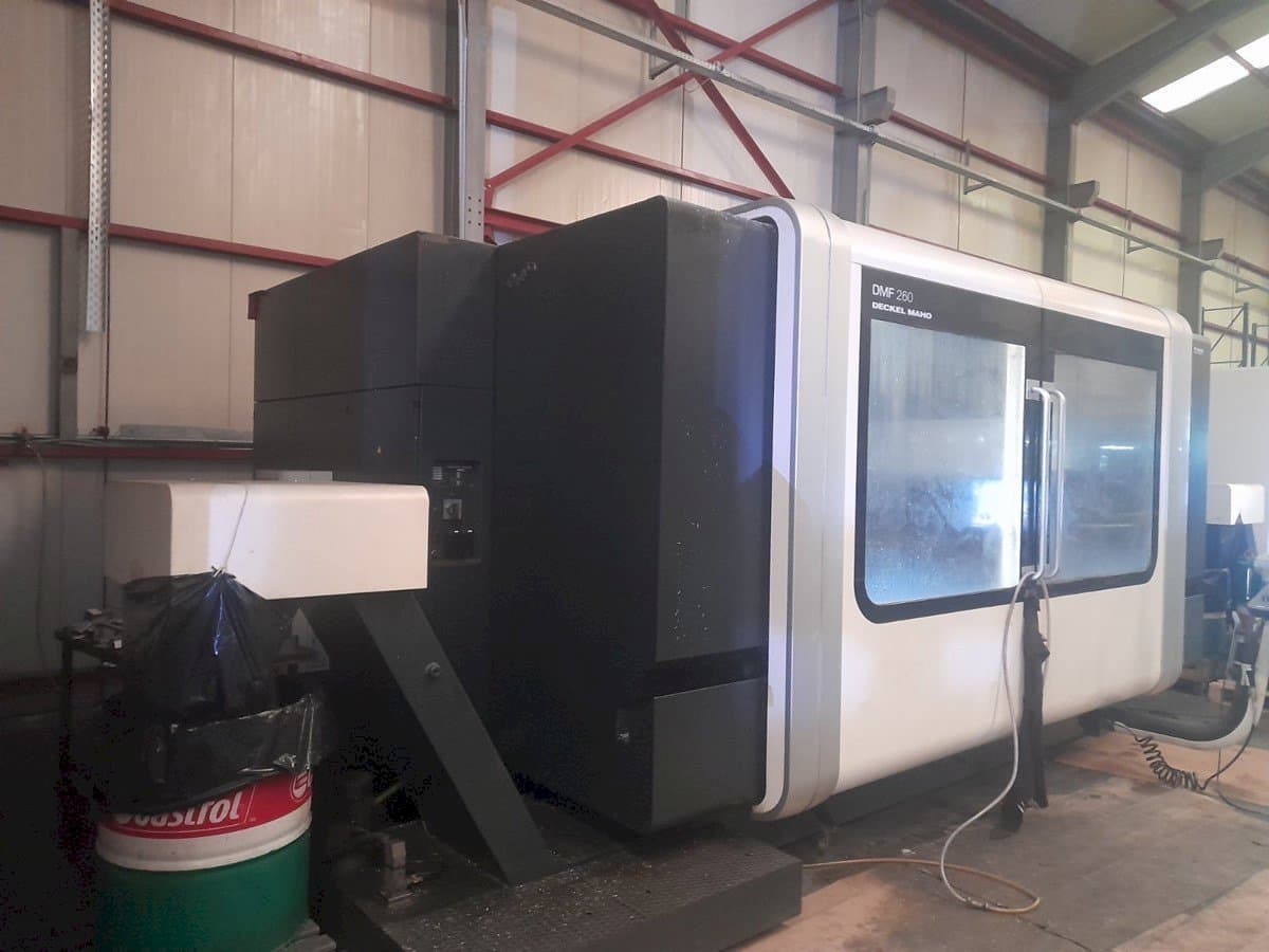 Mašīnas DECKEL MAHO DMF 260 kreisās malas skats