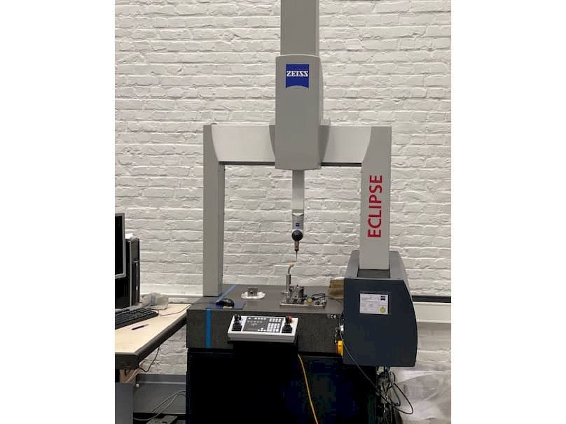 Mašīnas ZEISS Eclipse  pretskats