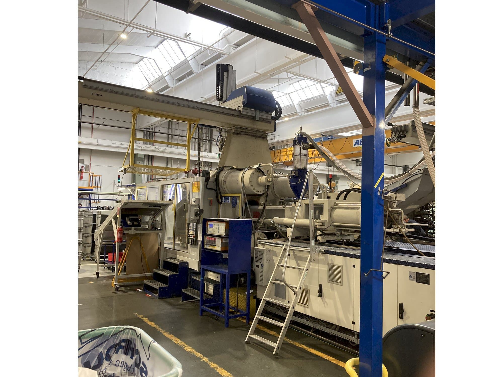 Mašīnas Krauss Maffei 650 – 2700 C1 pretskats