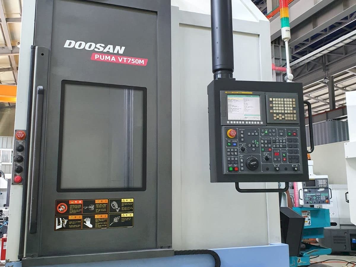 Mašīnas Doosan Puma VT750M pretskats