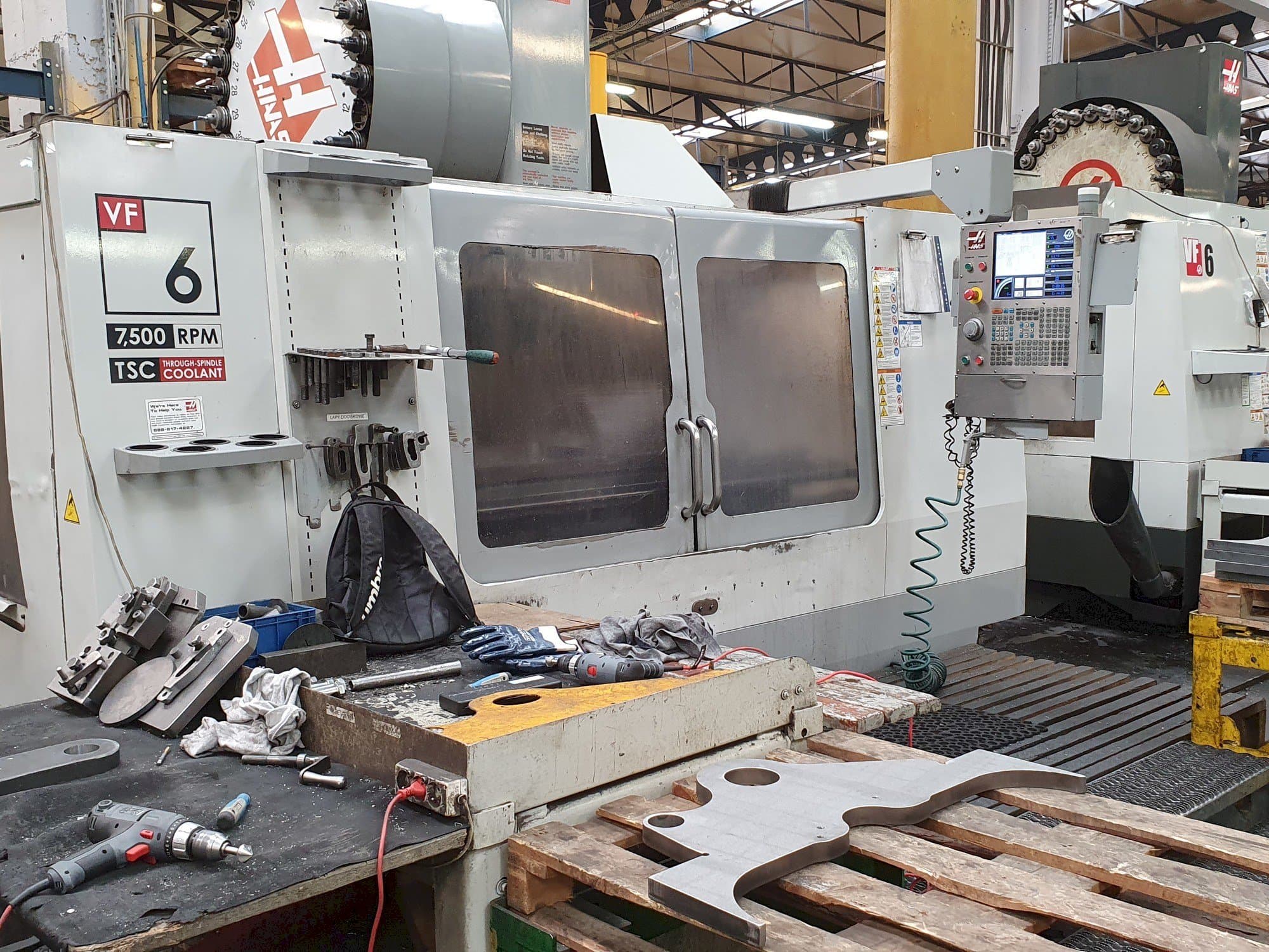 Mašīnas HAAS VF-6 / 50HE pretskats