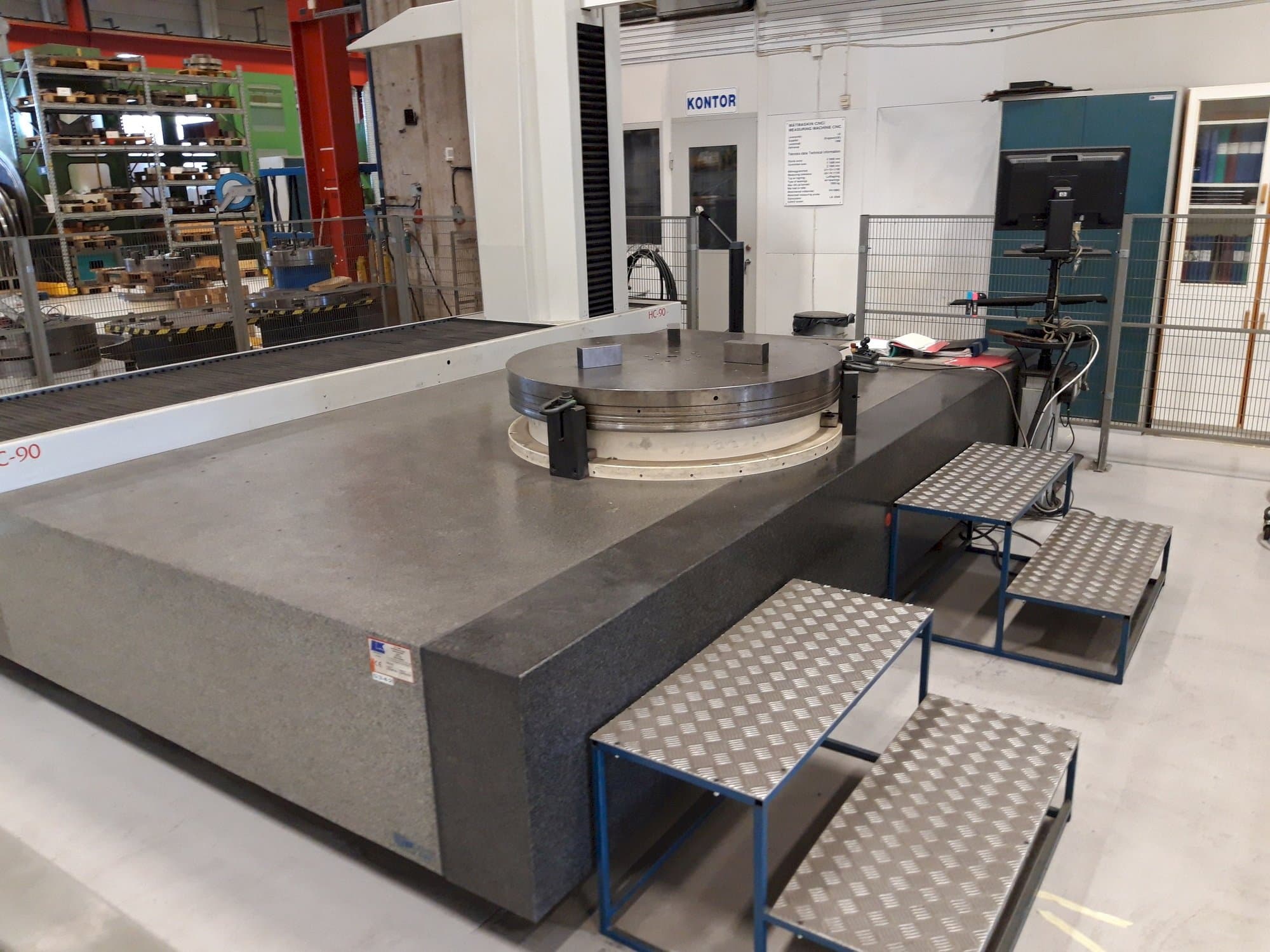 Mašīnas LK HC90 pretskats