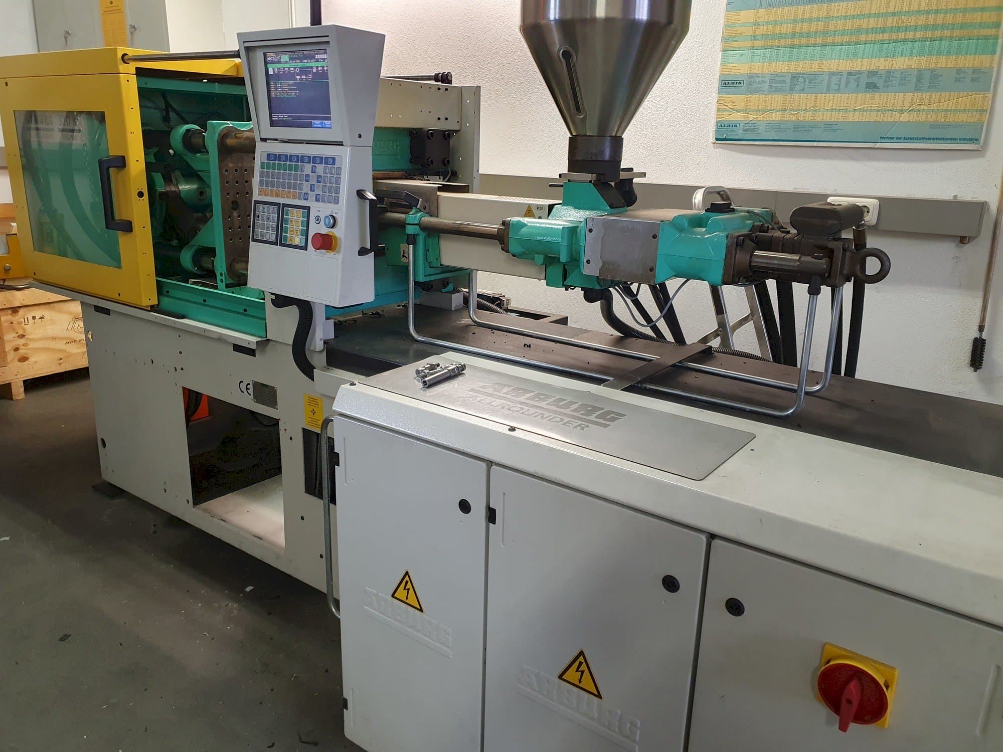 Mašīnas Arburg Allrounder 320 KS 700-100 pretskats