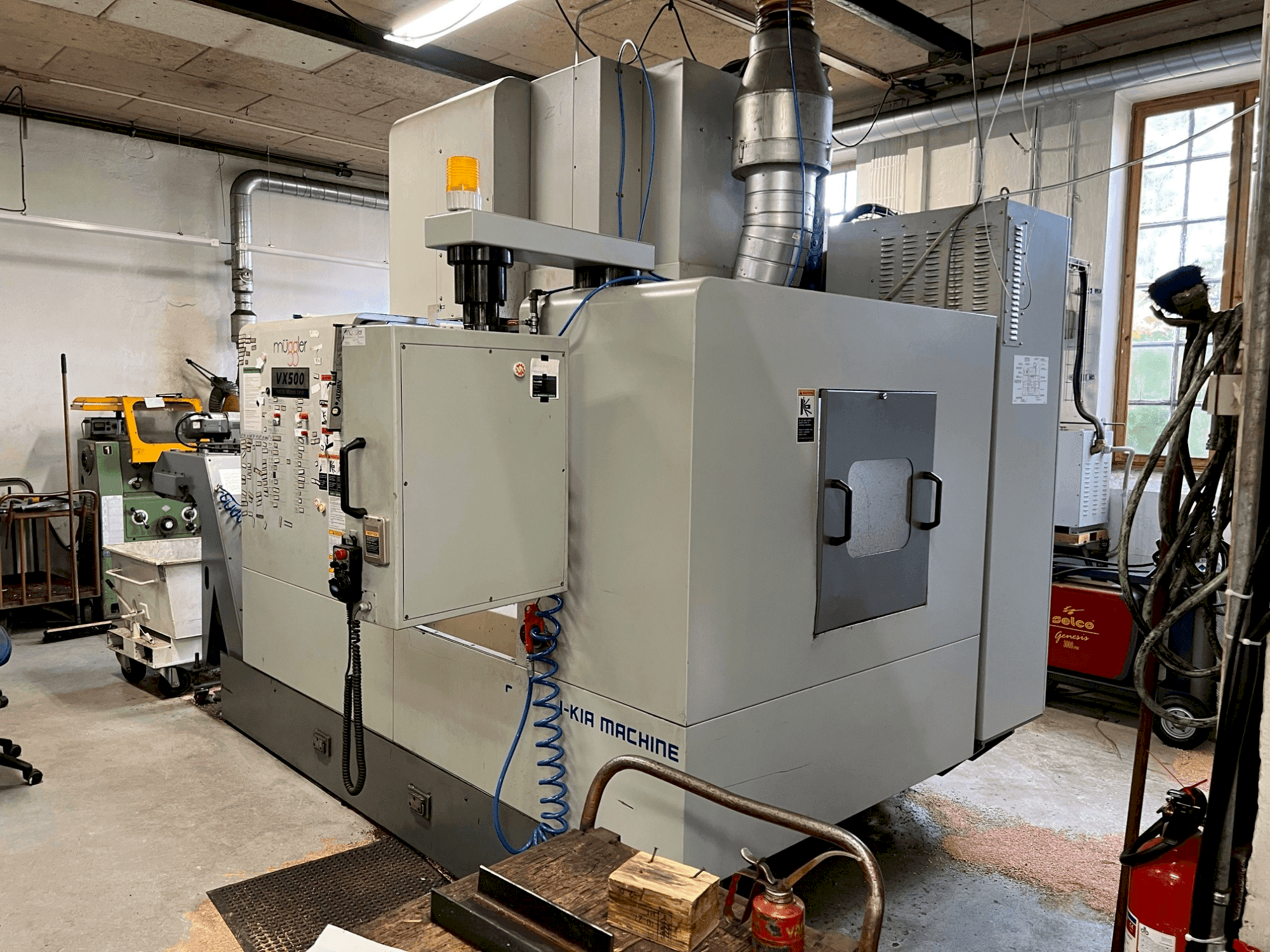 Mašīnas HYUNDAI KIA VX500  pretskats