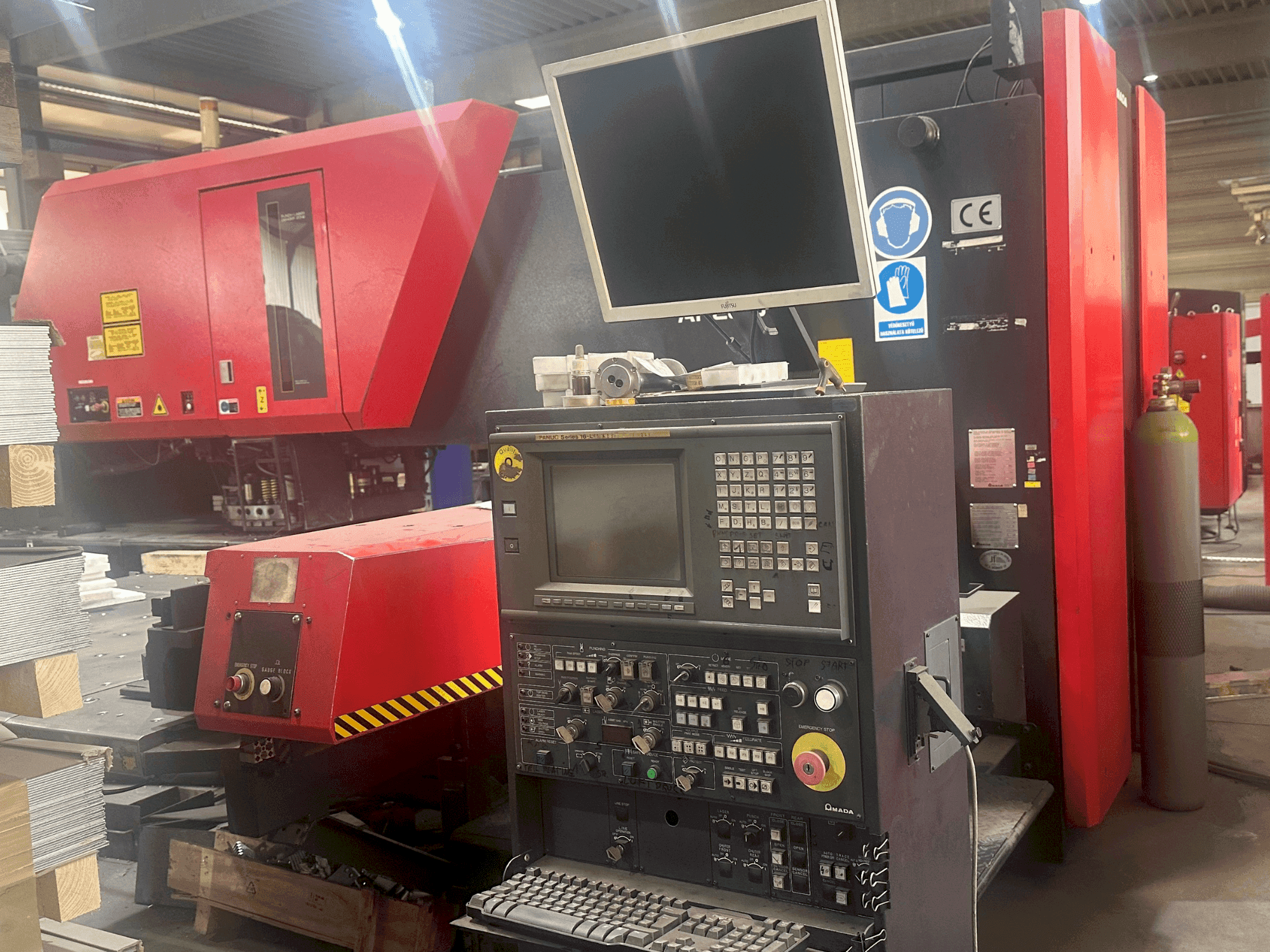 Mašīnas AMADA Apelio III 2610V  pretskats