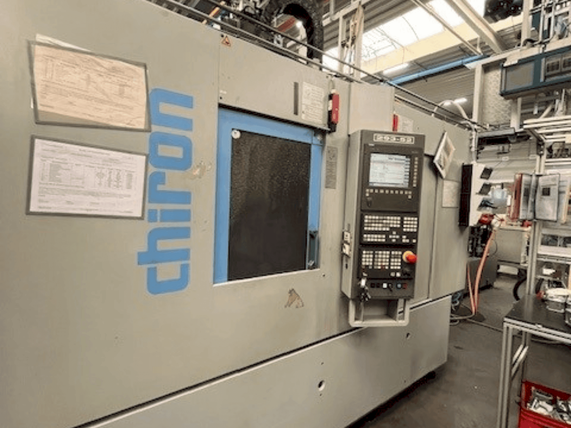 Mašīnas CHIRON DZ15KWM HS pretskats