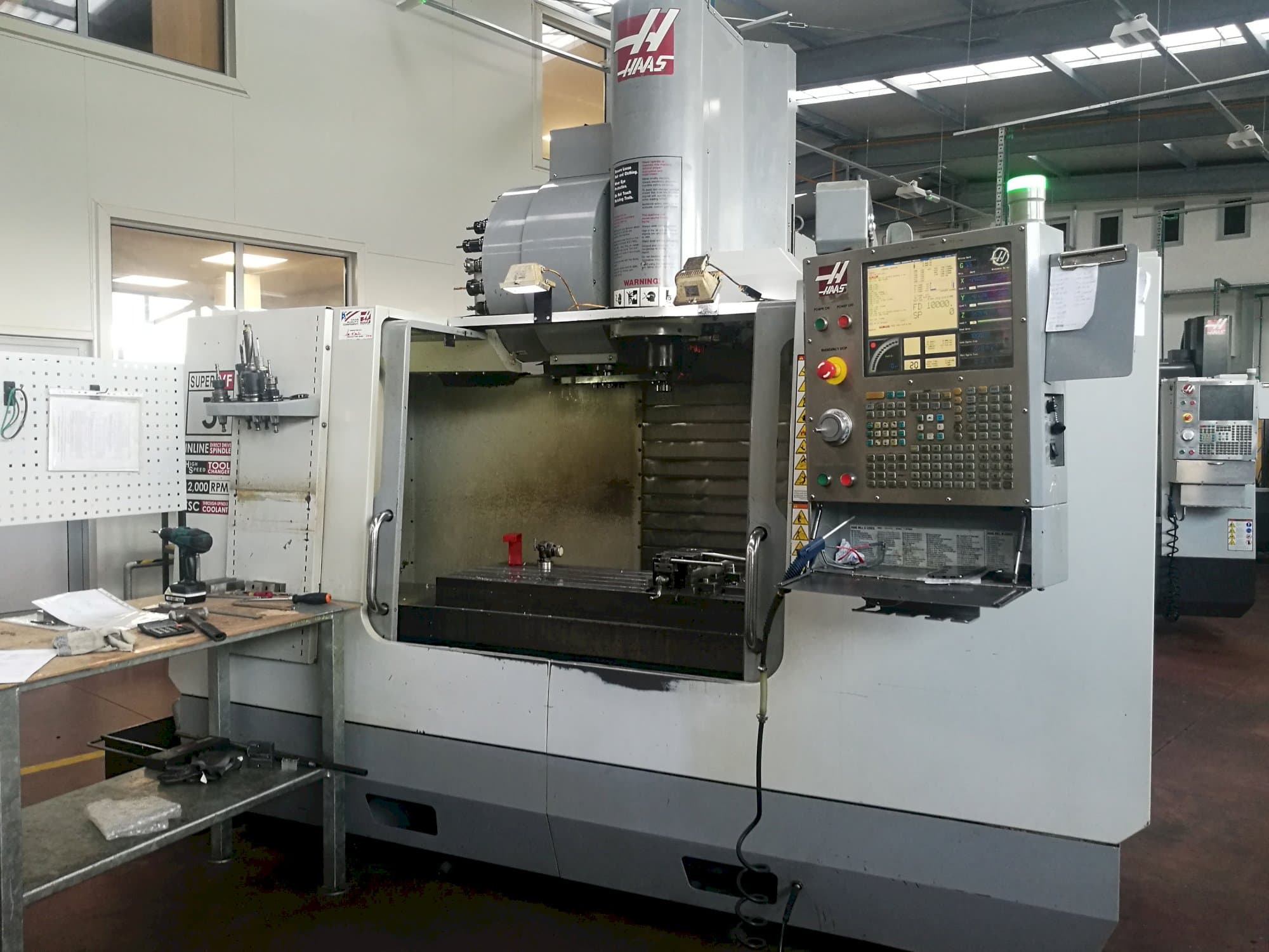 Mašīnas HAAS VF-3SSHE pretskats