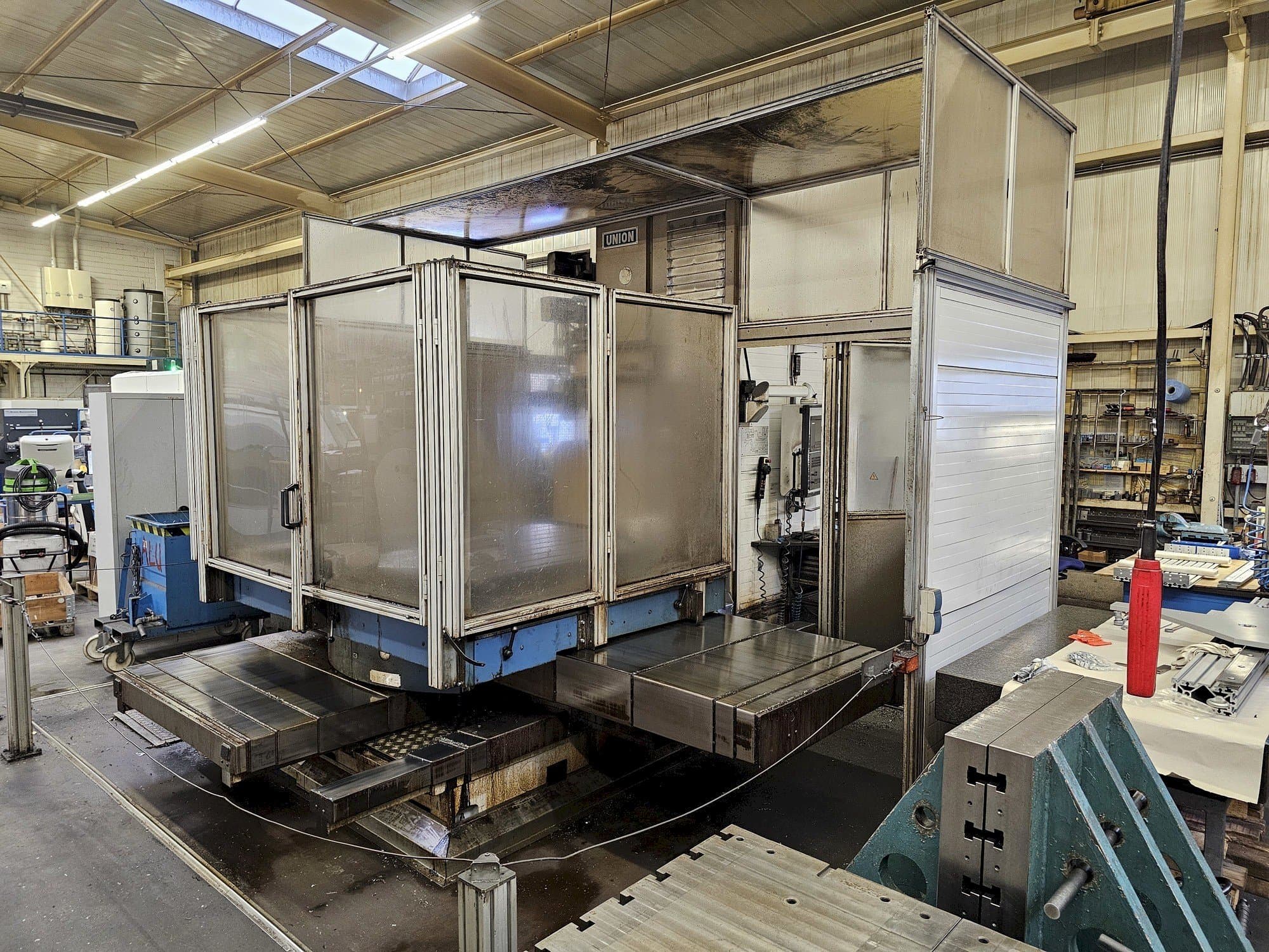 Mašīnas UNION TC 110  pretskats