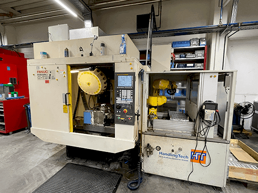 Mašīnas FANUC Robodrill Alpha-T21iEL pretskats