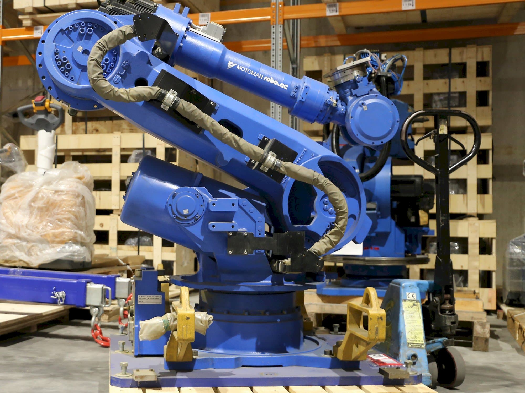 Mašīnas Yaskawa Motoman ES165 kreisās malas  skats