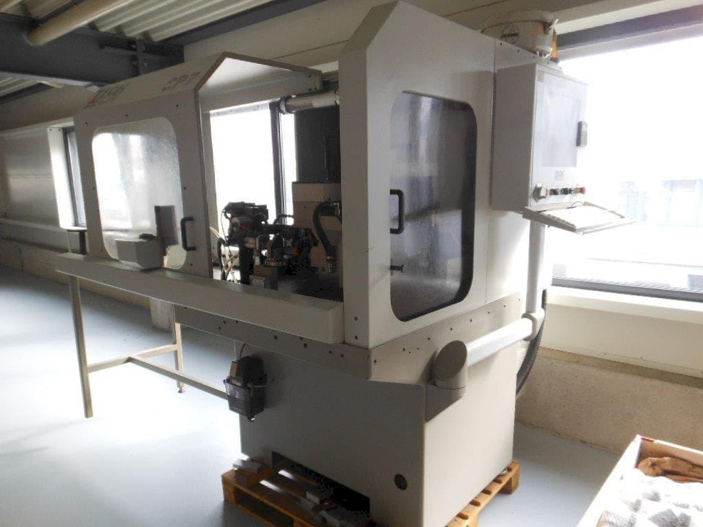 Mašīnas STARTECH SP7 pretskats
