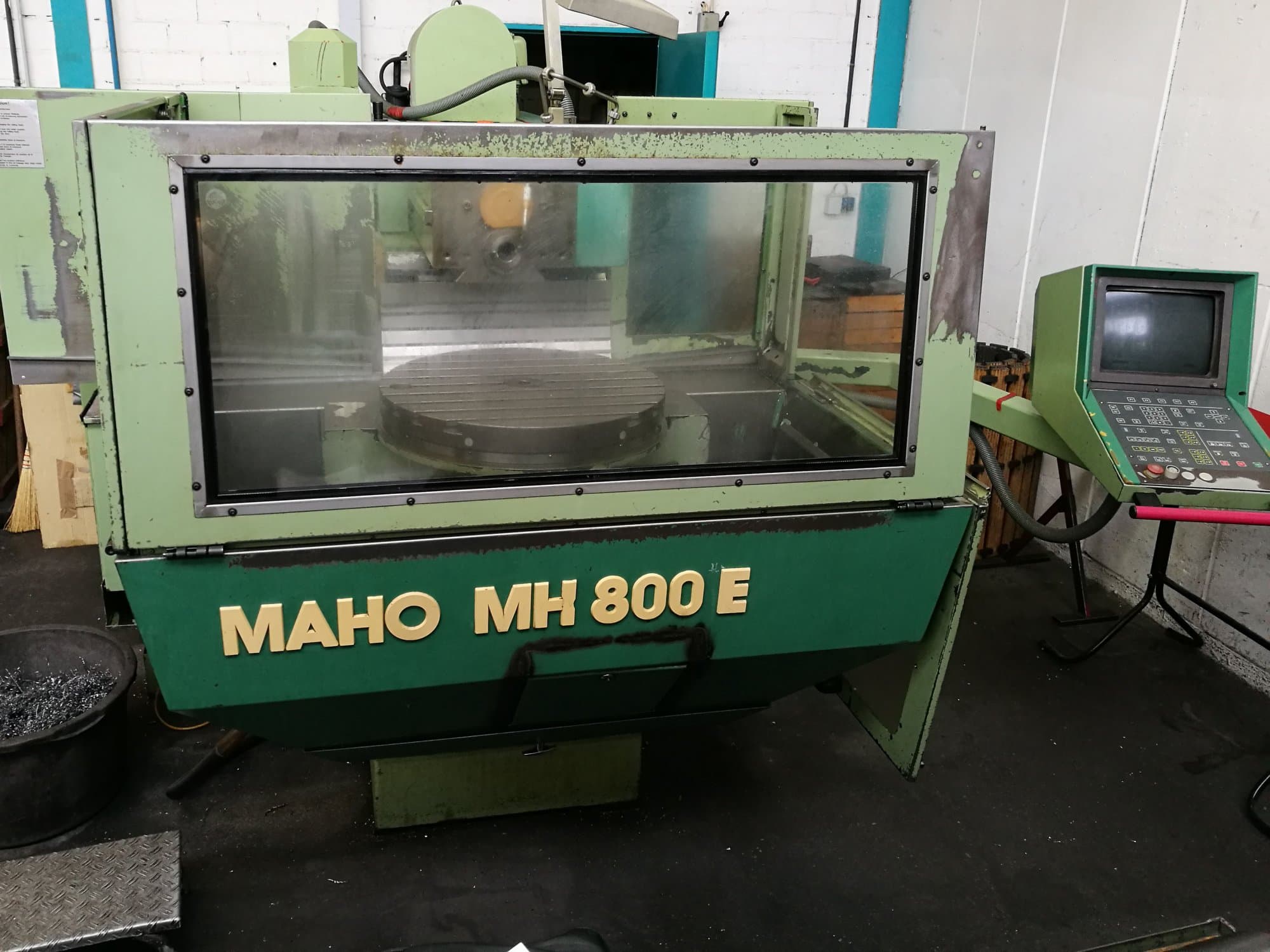 Mašīnas Maho MH 800 E  pretskats