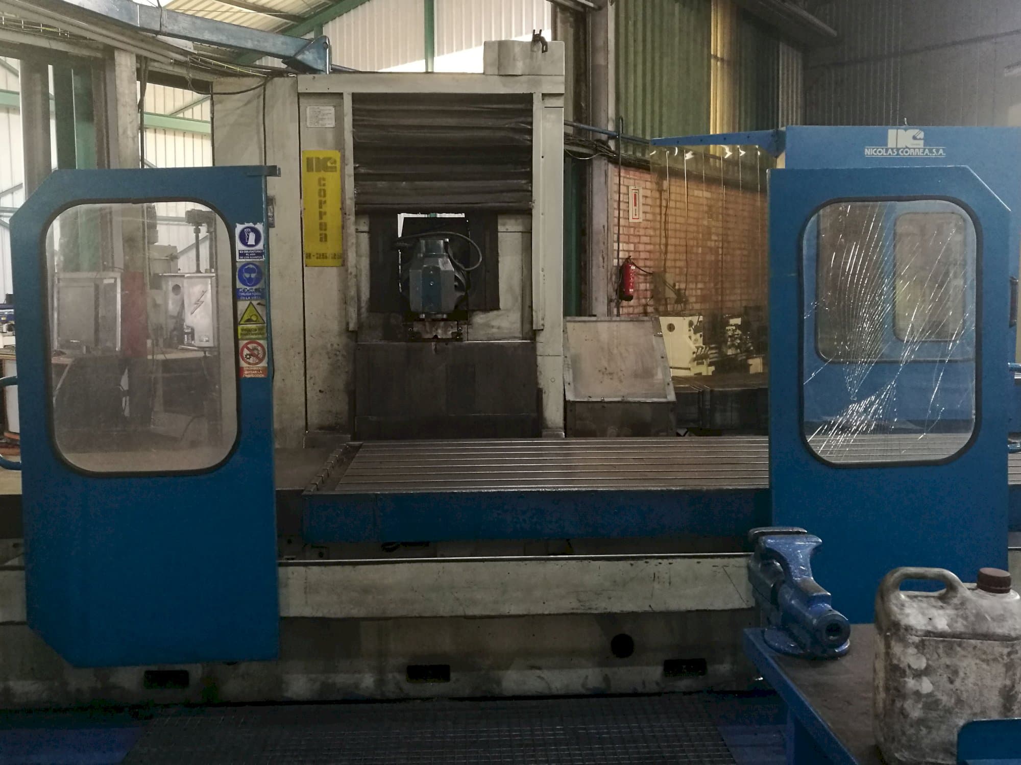 Mašīnas Correa A25-25  pretskats