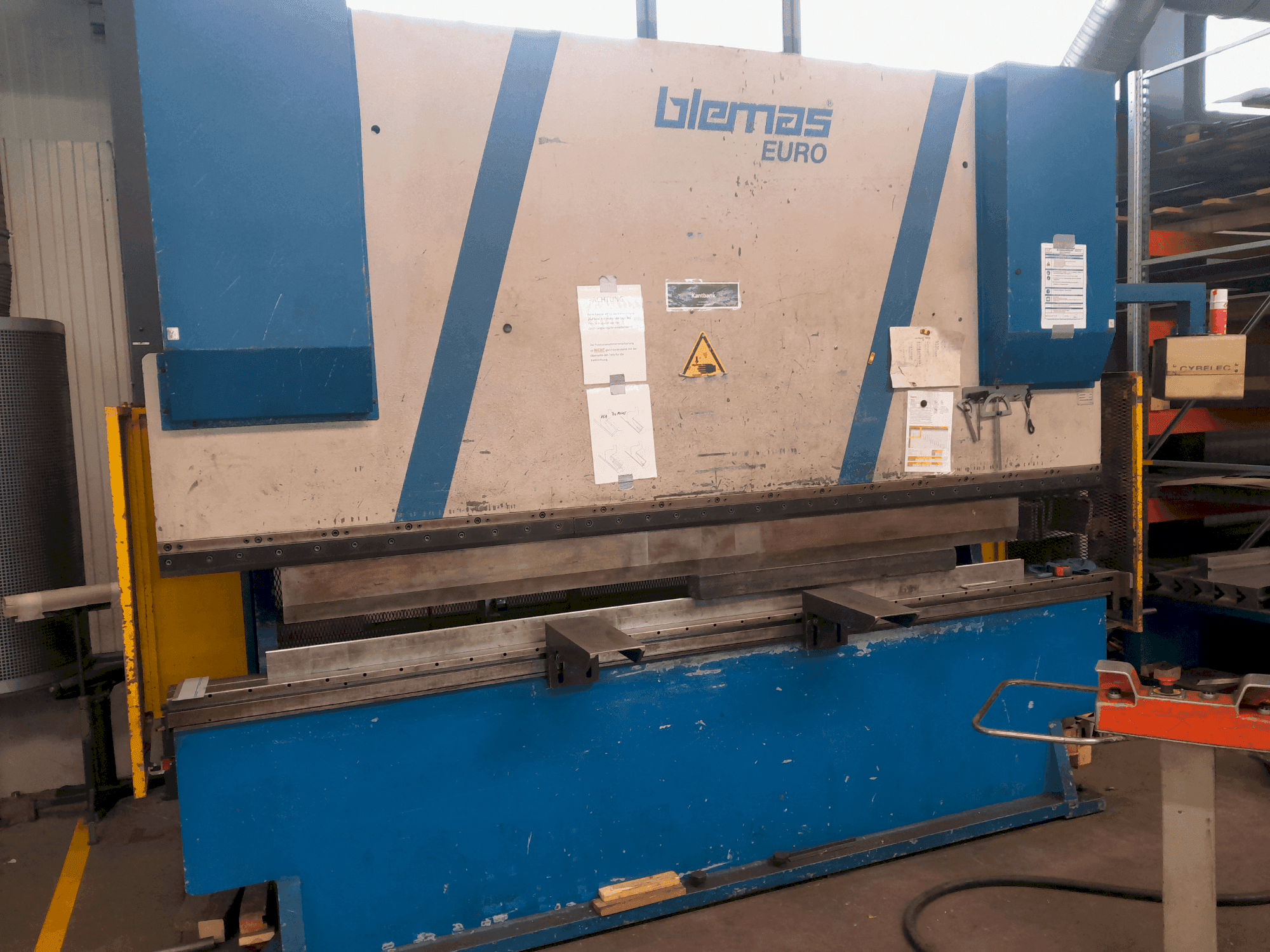 Mašīnas BLEMAS EURO 160  pretskats