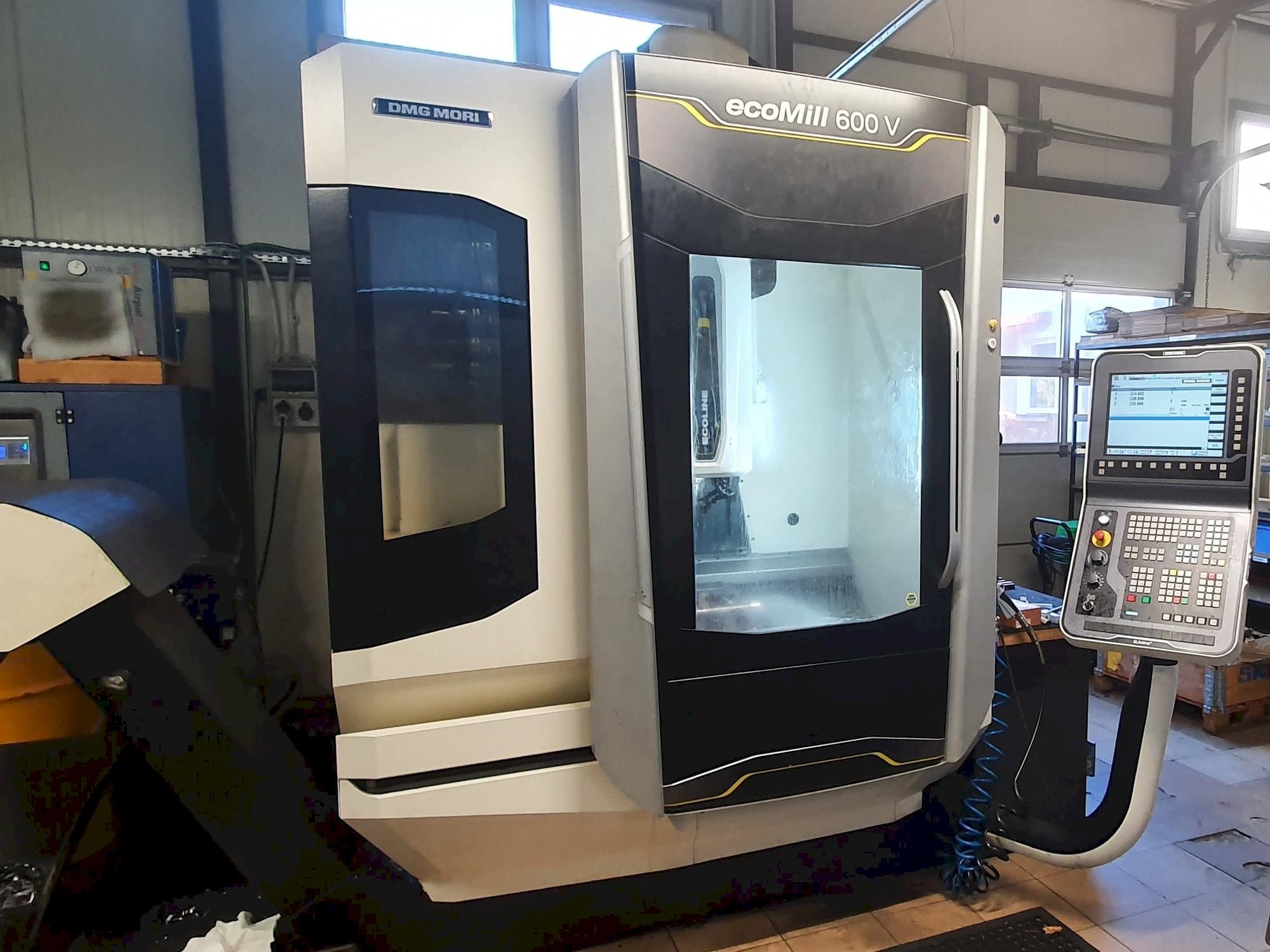 Mašīnas DMG MORI Ecomill 600 V pretskats