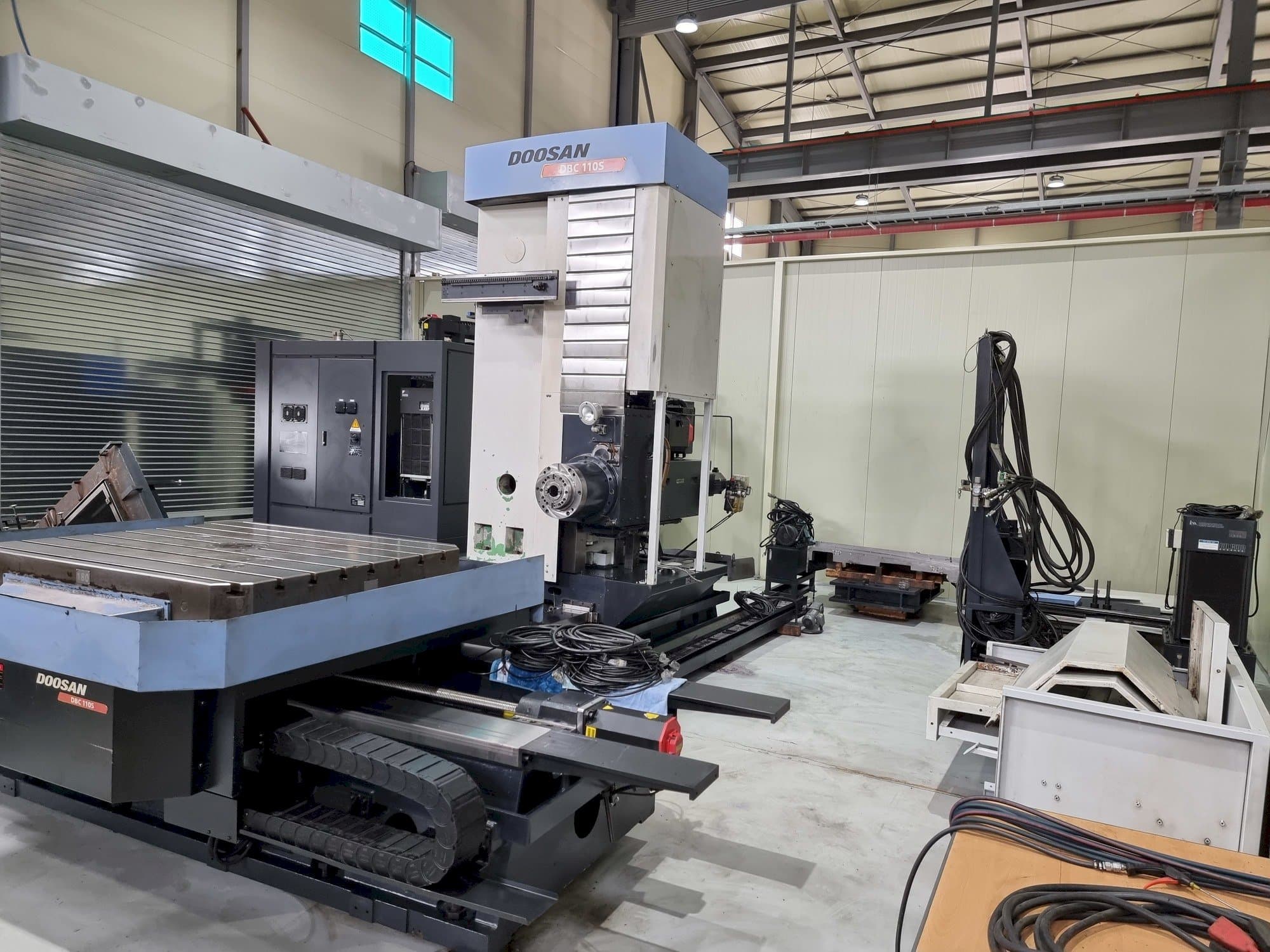 Mašīnas Doosan DBC 110S pretskats