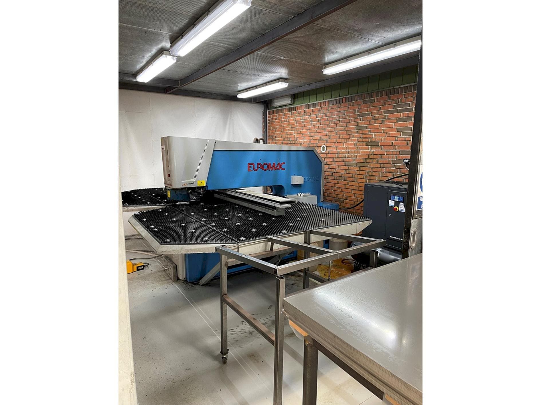 Mašīnas Euromac ZX 1250/30 pretskats