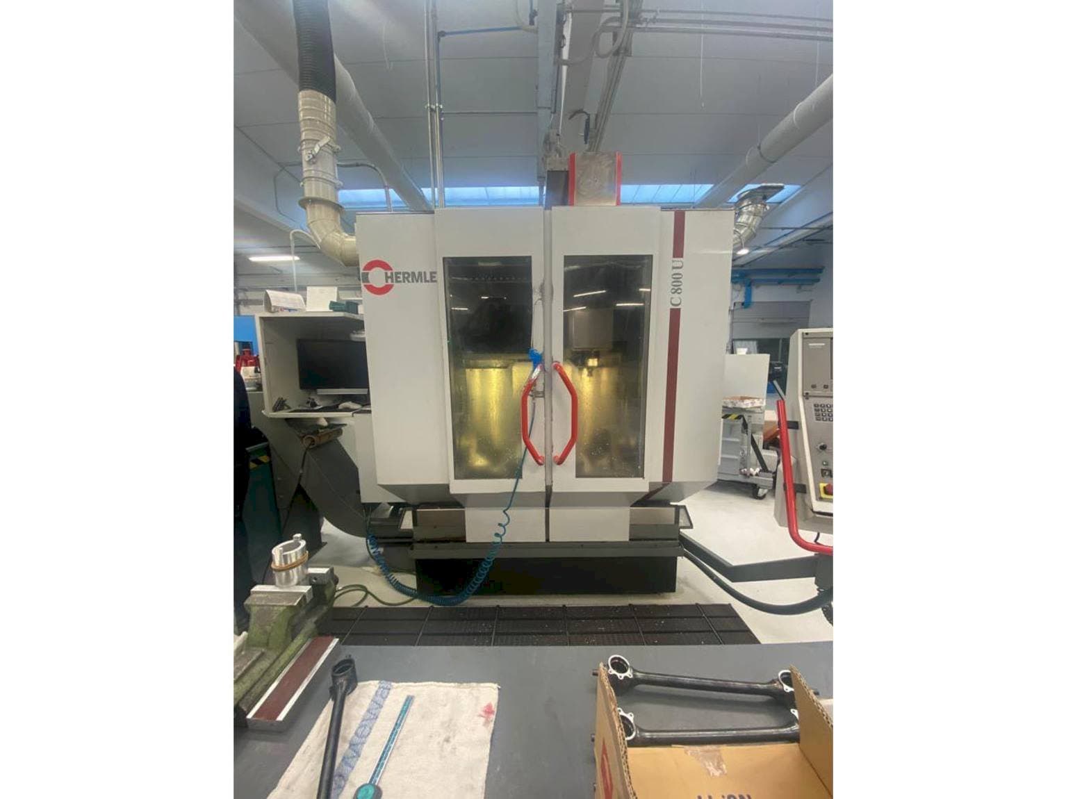 Mašīnas HERMLE C800U pretskats
