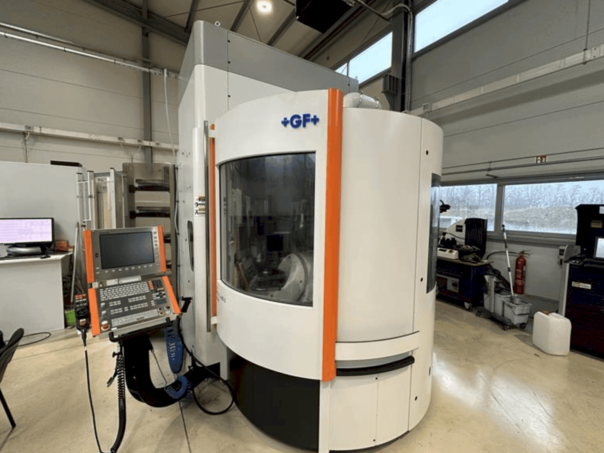 Mašīnas MIKRON Mill S 600 U pretskats