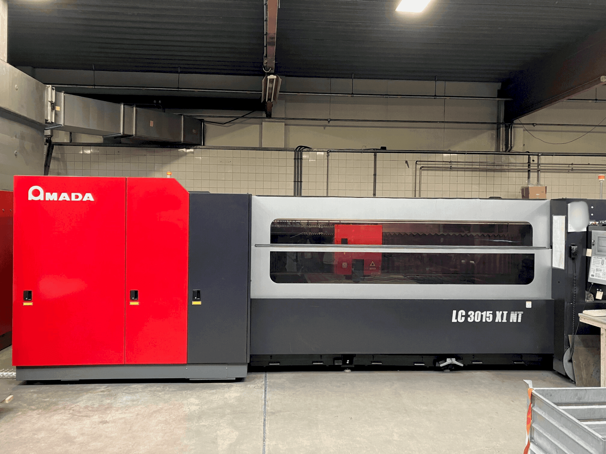 Mašīnas AMADA LC3015X1NT 4kW Co2  pretskats