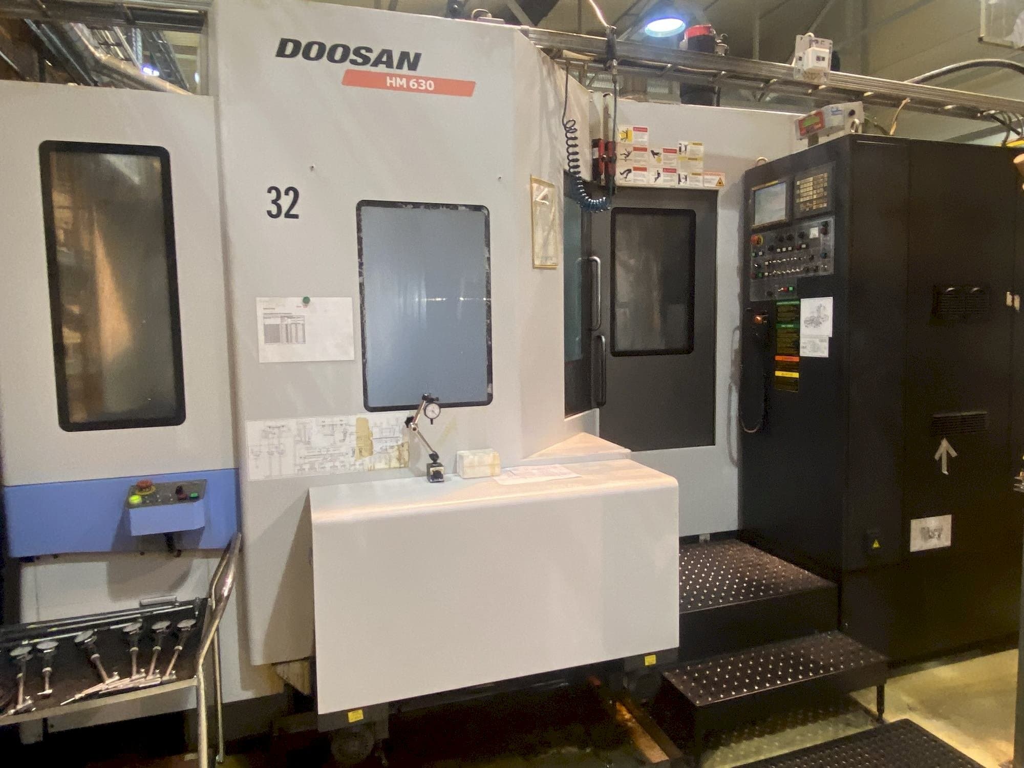 Mašīnas DOOSAN HM 630 pretskats