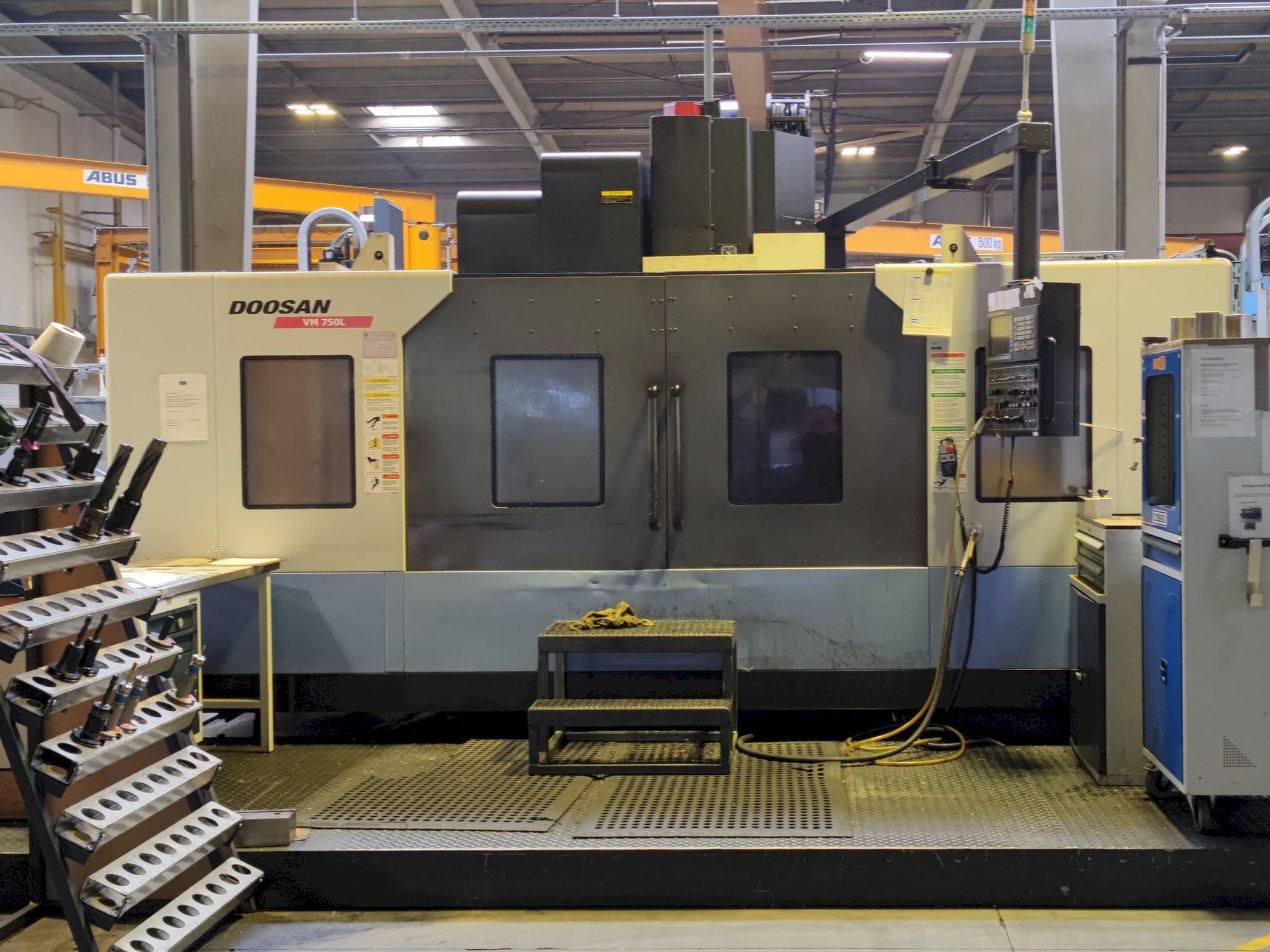 Mašīnas Doosan VM 750L pretskats