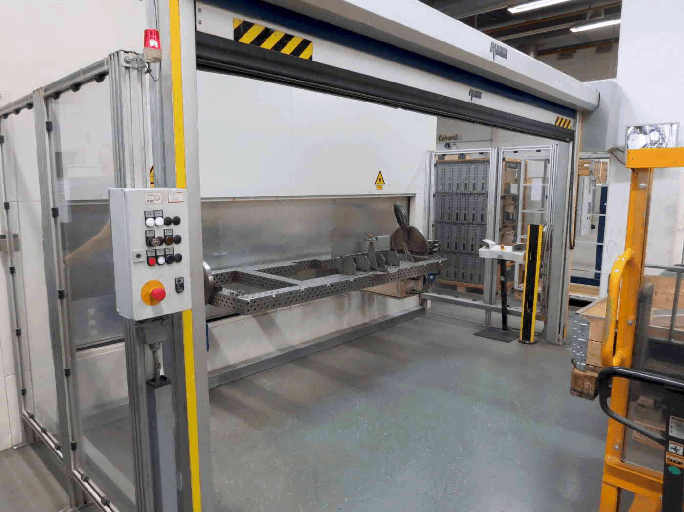 Mašīnas TRUMPF TruLaser Robot 5020  pretskats