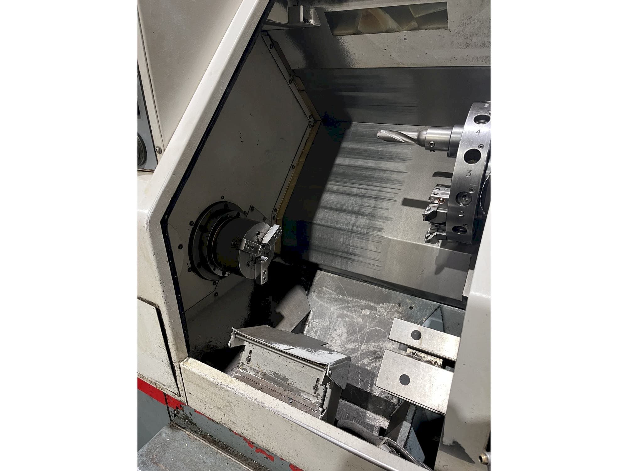 Mašīnas Cincinnati Hawk TC150 darba telpa