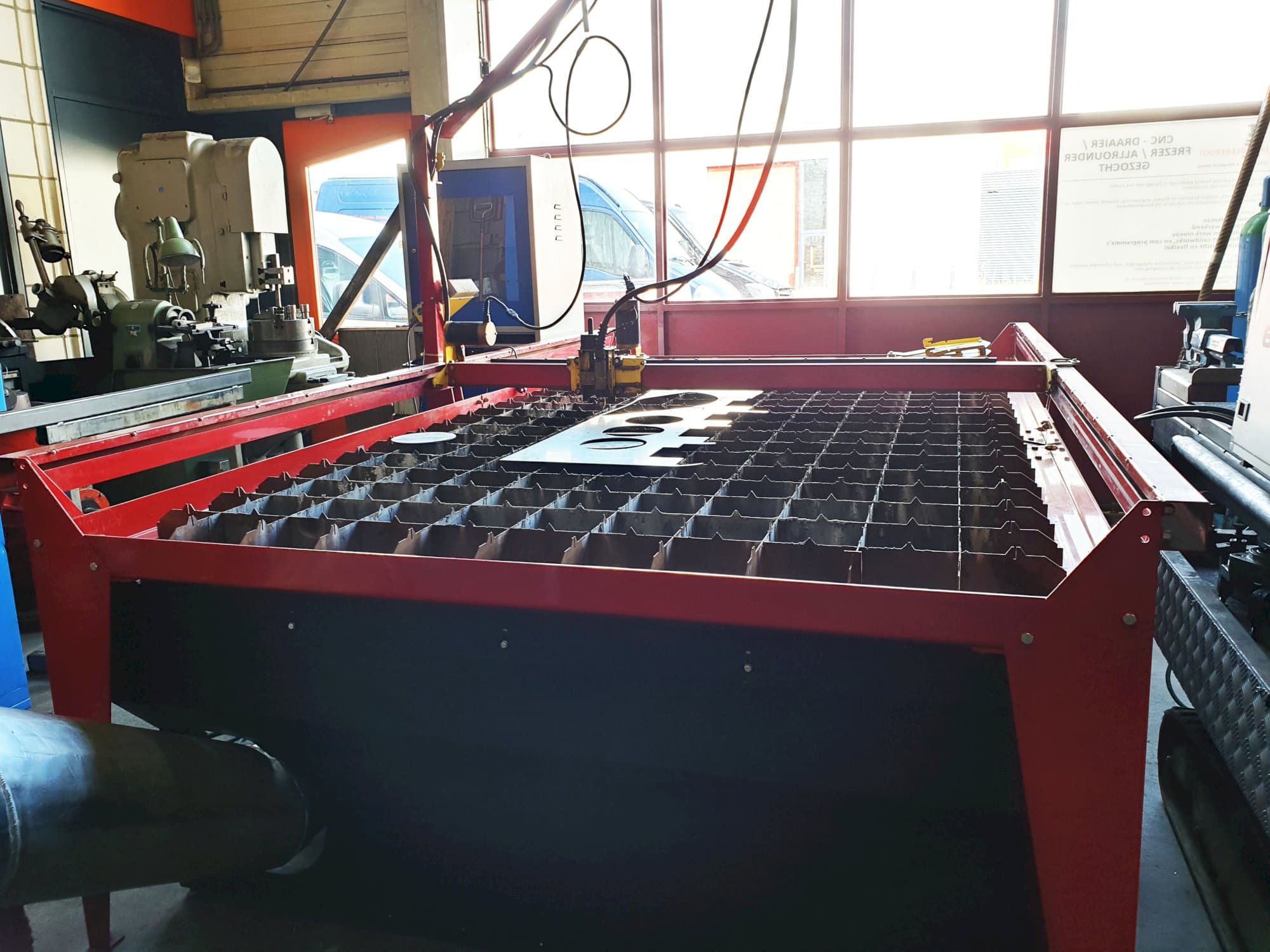 Mašīnas Plasmacam Samson 510 darba  telpa