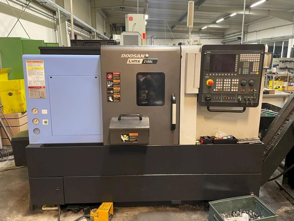 Mašīnas Doosan Lynx 2100LB pretskats